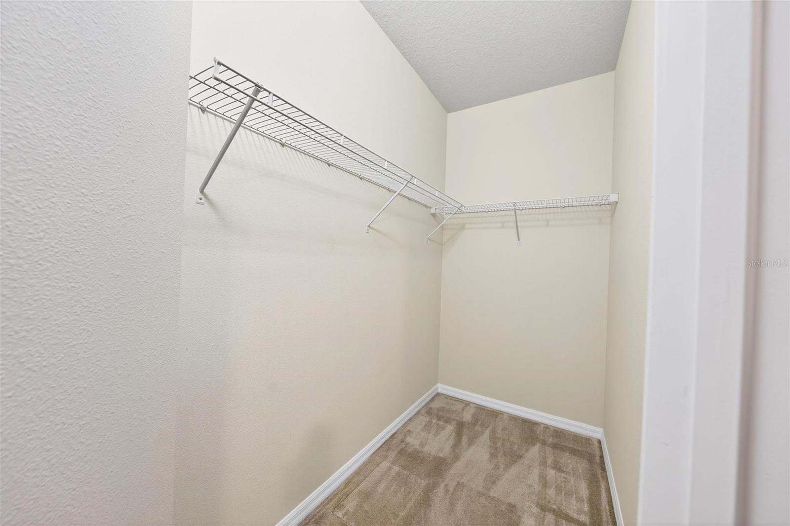 Image 51 of 70 For 3046 Falconhill Drive