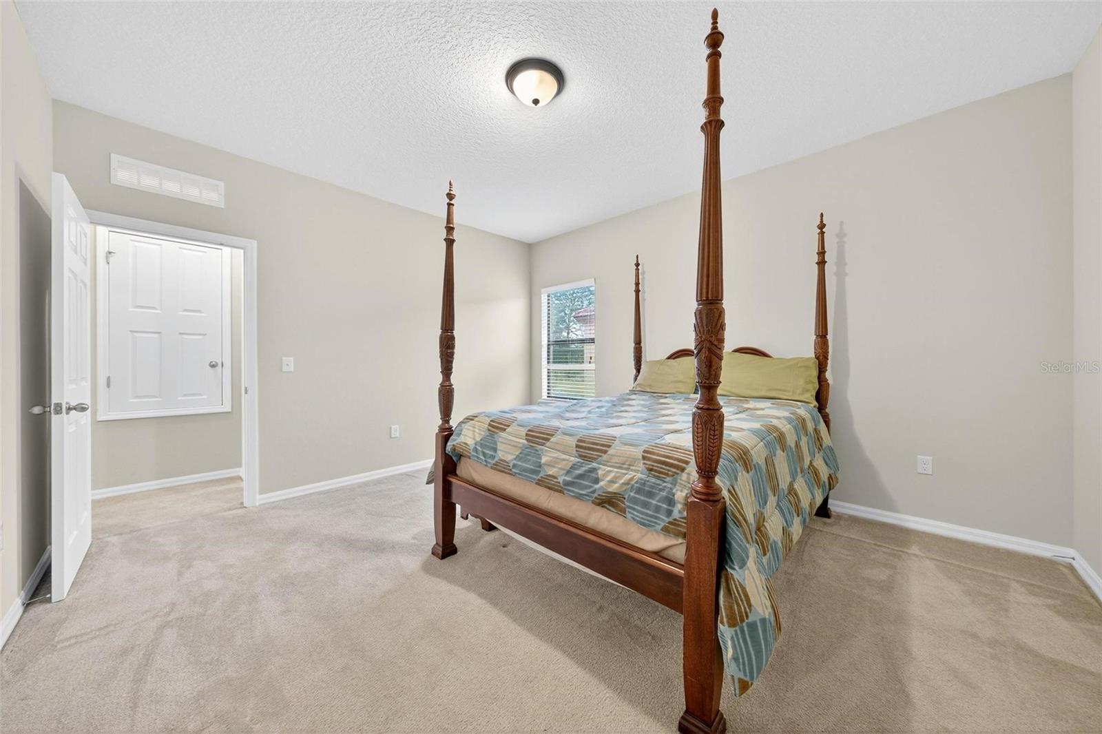 Image 58 of 70 For 3046 Falconhill Drive