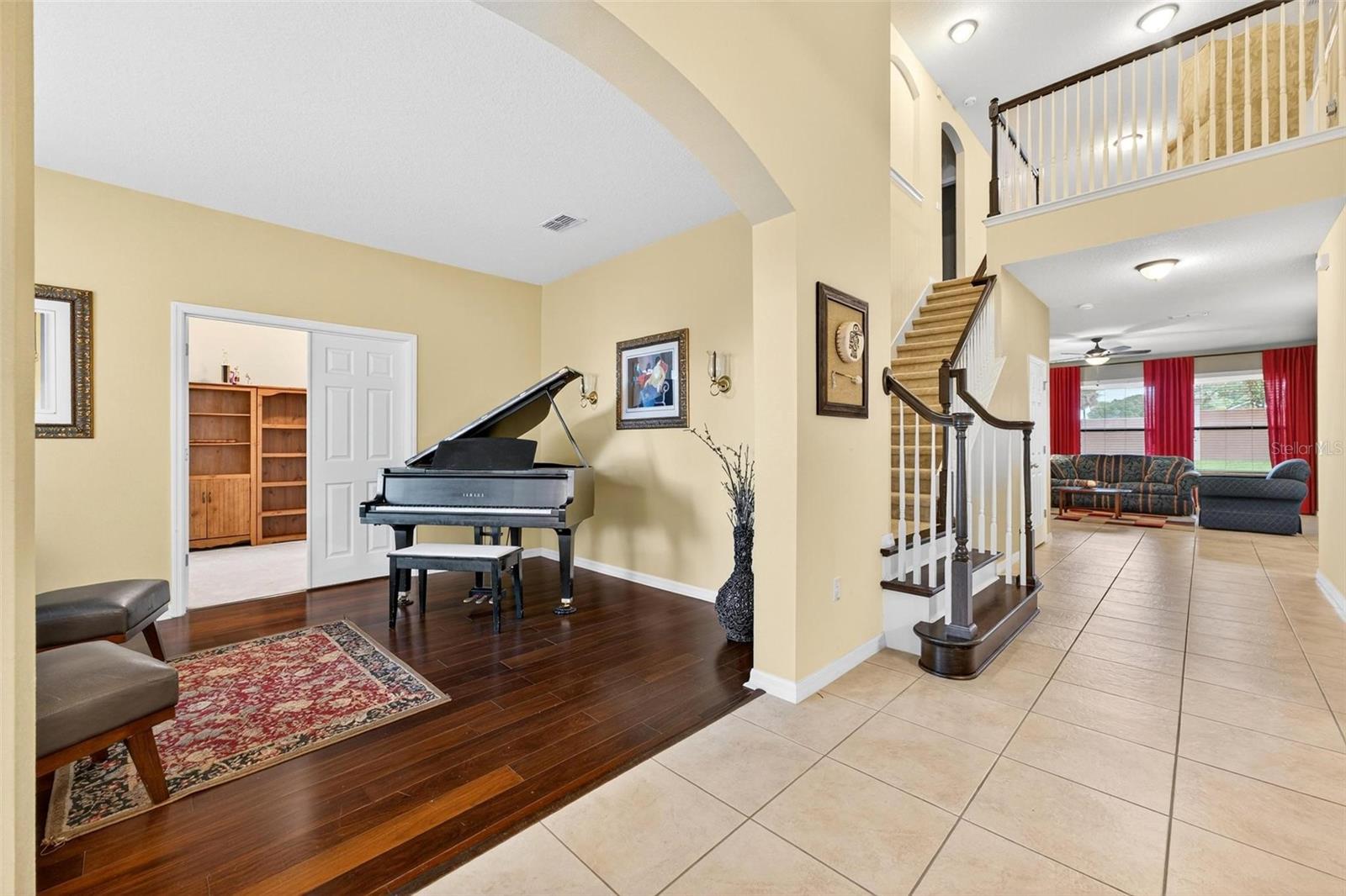 Image 7 of 70 For 3046 Falconhill Drive