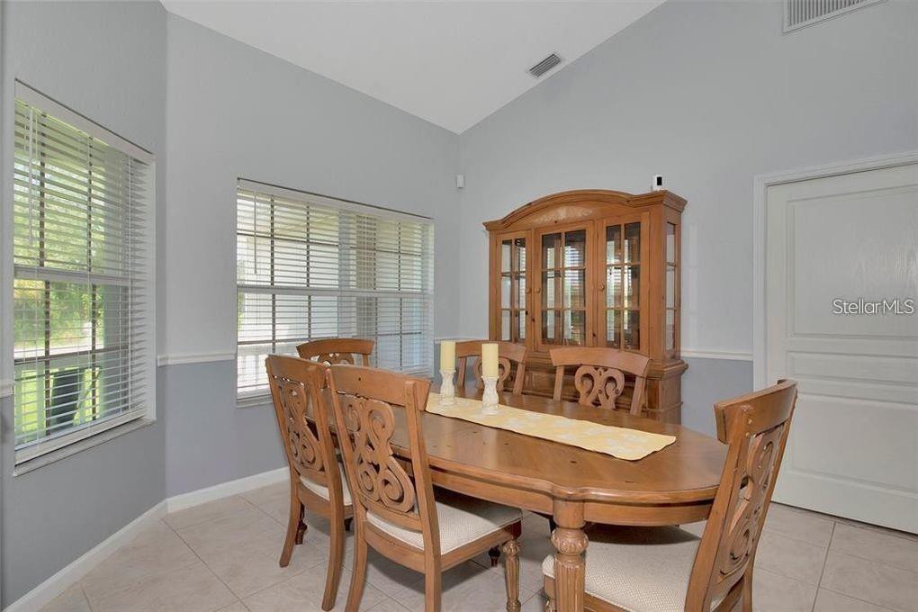 Image 4 of 23 For 2008 Proude Street