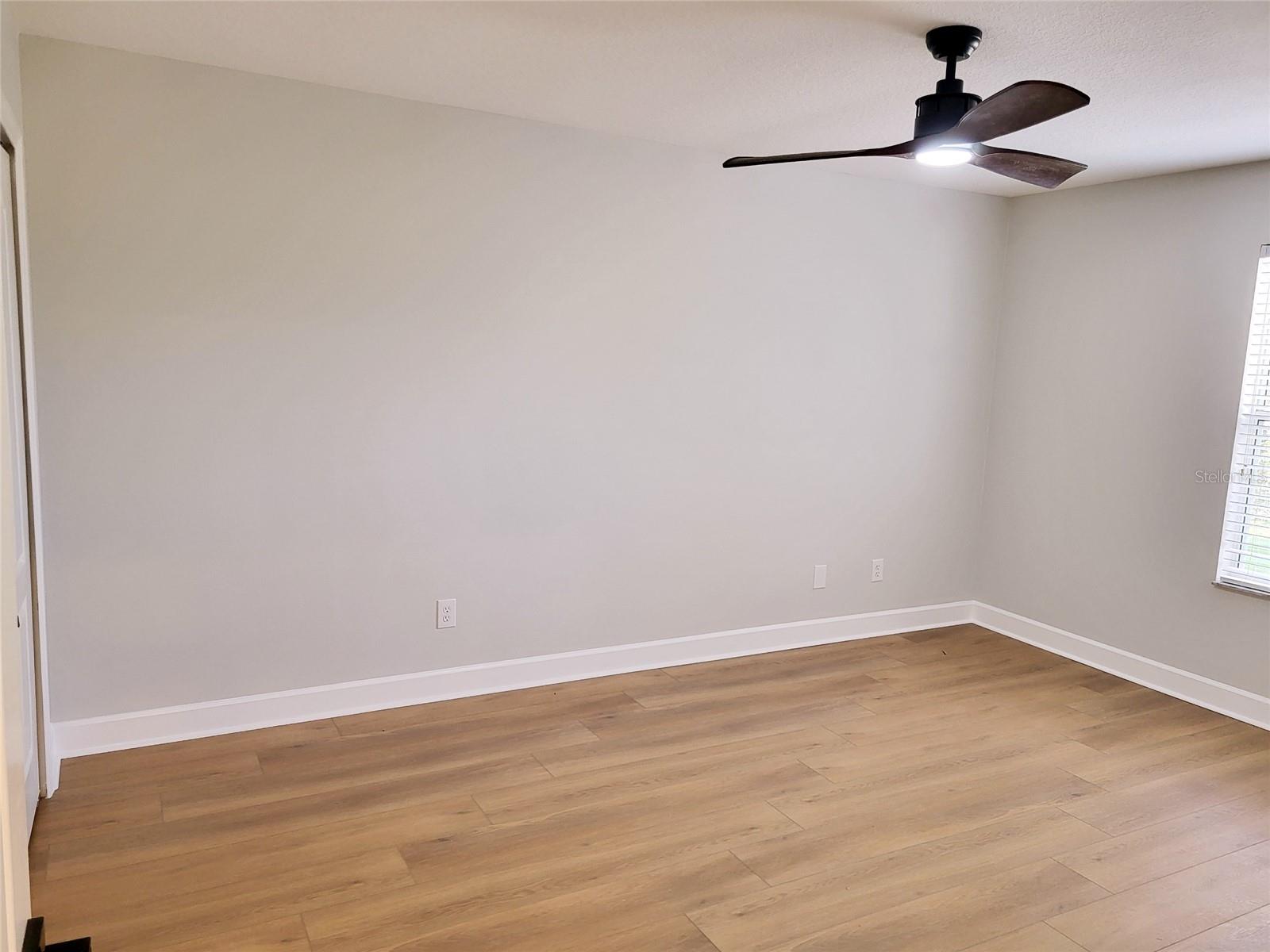 Image 17 of 24 For 889 Rock Creek Street