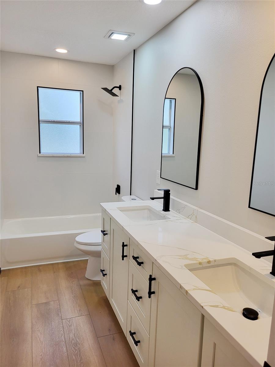 Image 18 of 24 For 889 Rock Creek Street