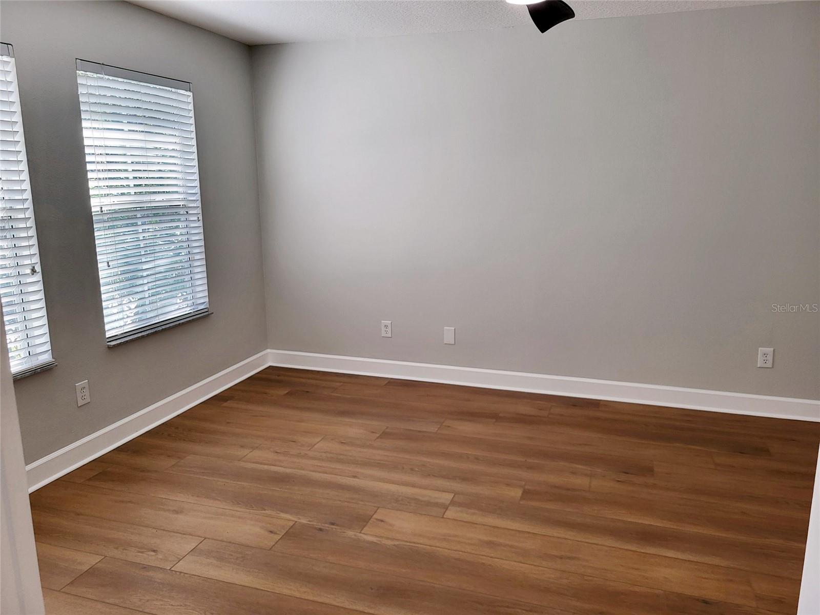 Image 19 of 24 For 889 Rock Creek Street