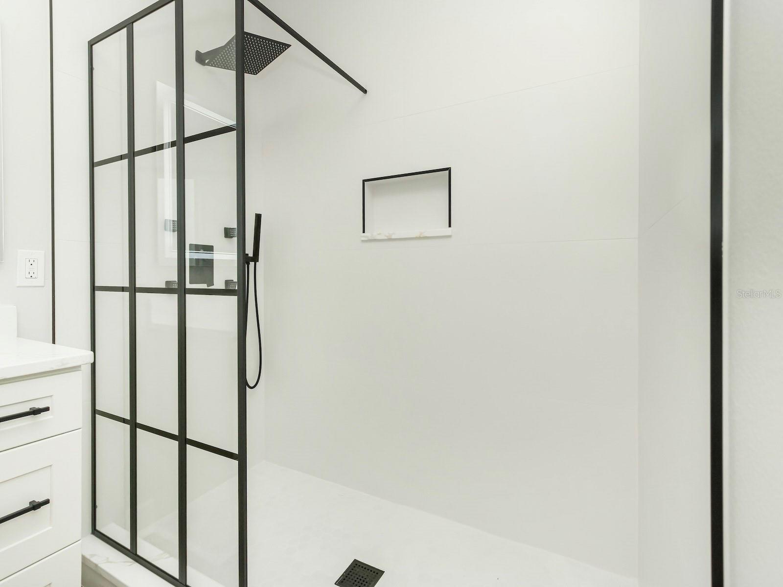 Image 25 of 49 For 889 Rock Creek Street