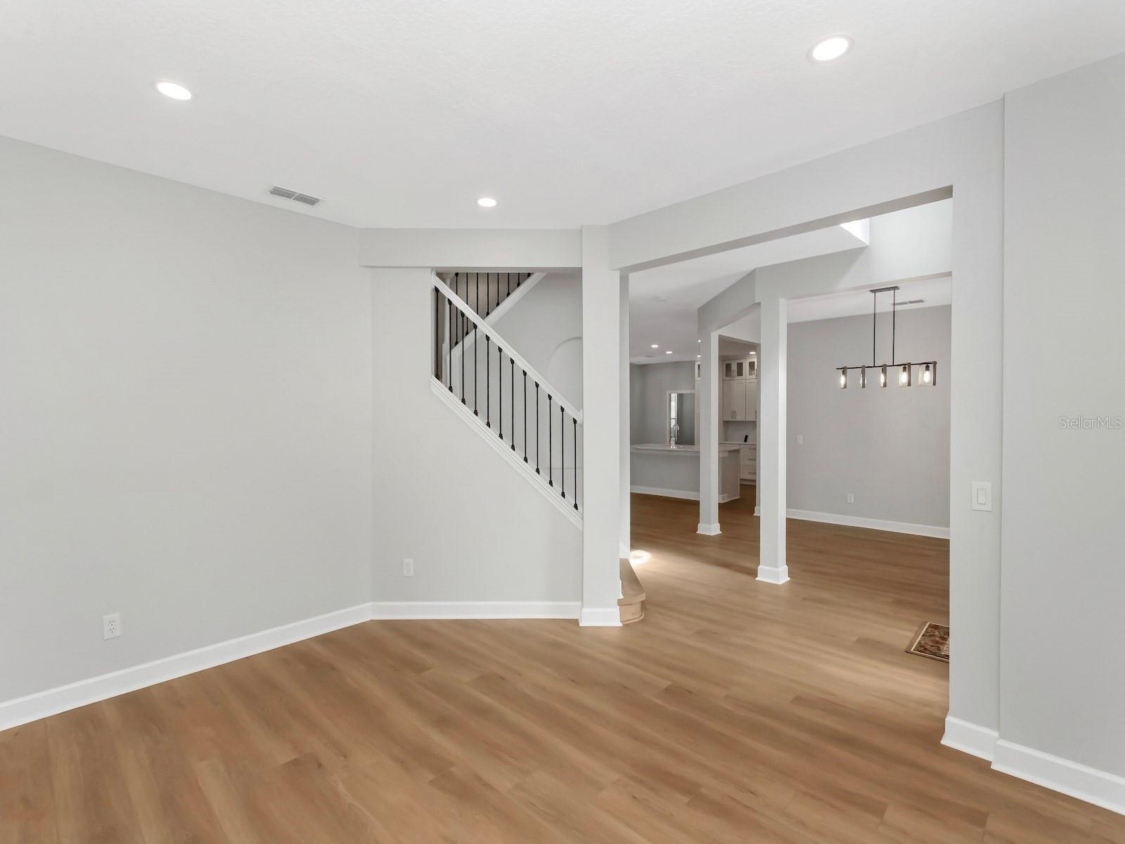 Image 27 of 49 For 889 Rock Creek Street