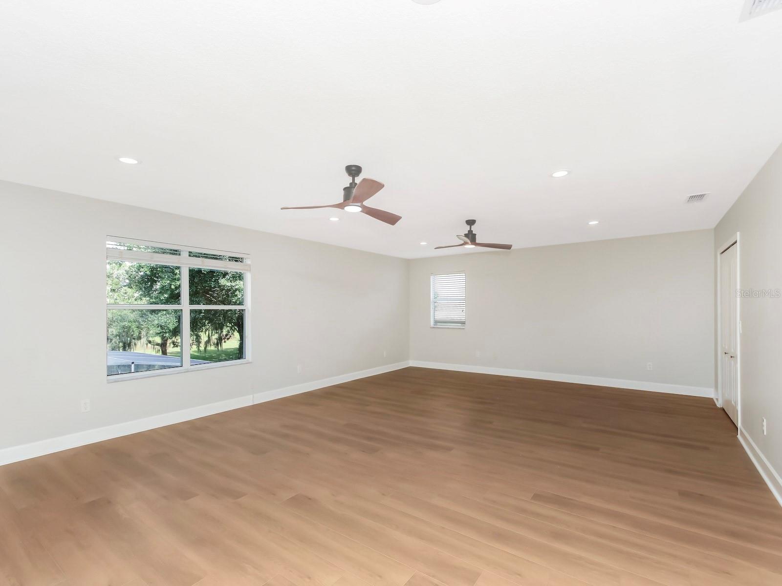 Image 30 of 49 For 889 Rock Creek Street