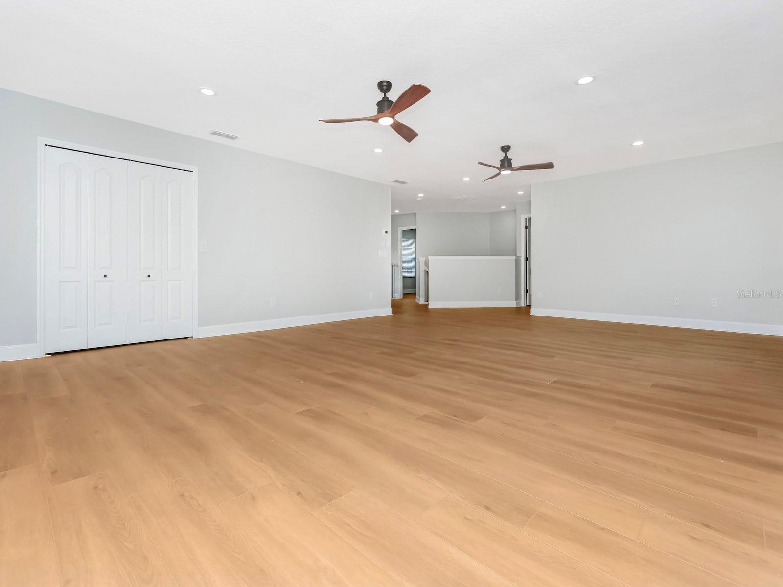 Image 31 of 49 For 889 Rock Creek Street