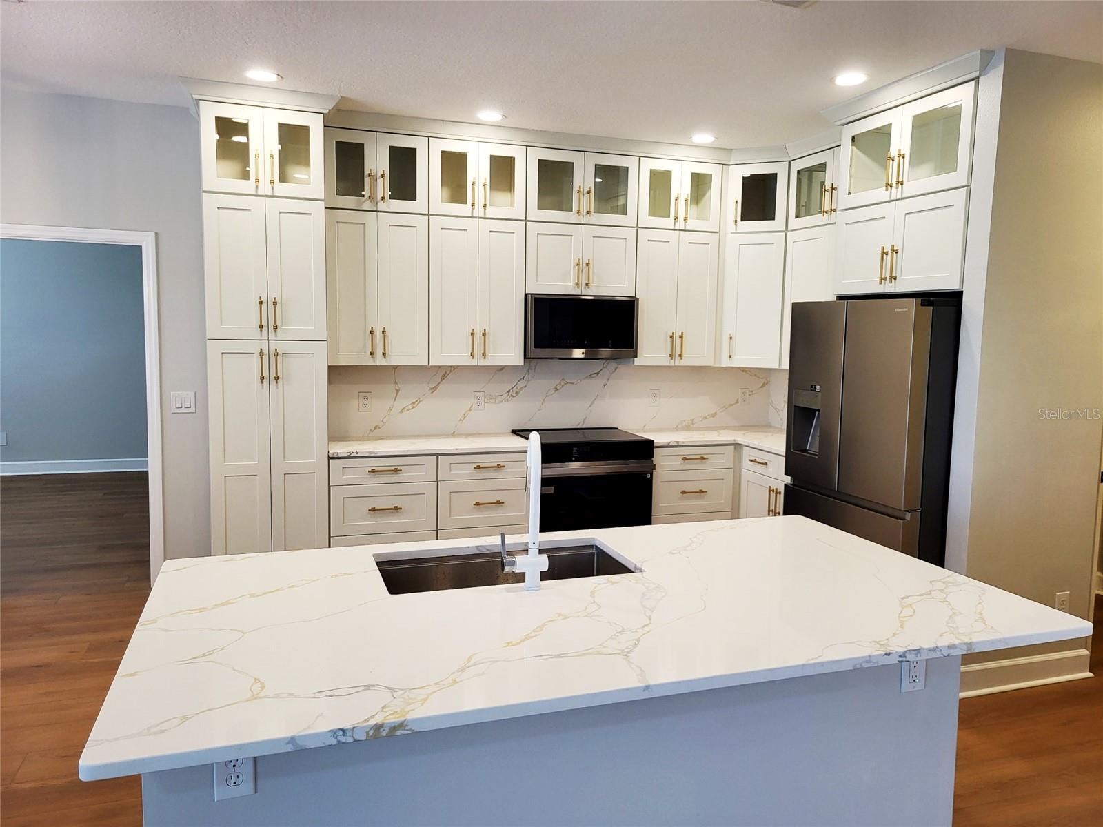 Image 4 of 24 For 889 Rock Creek Street