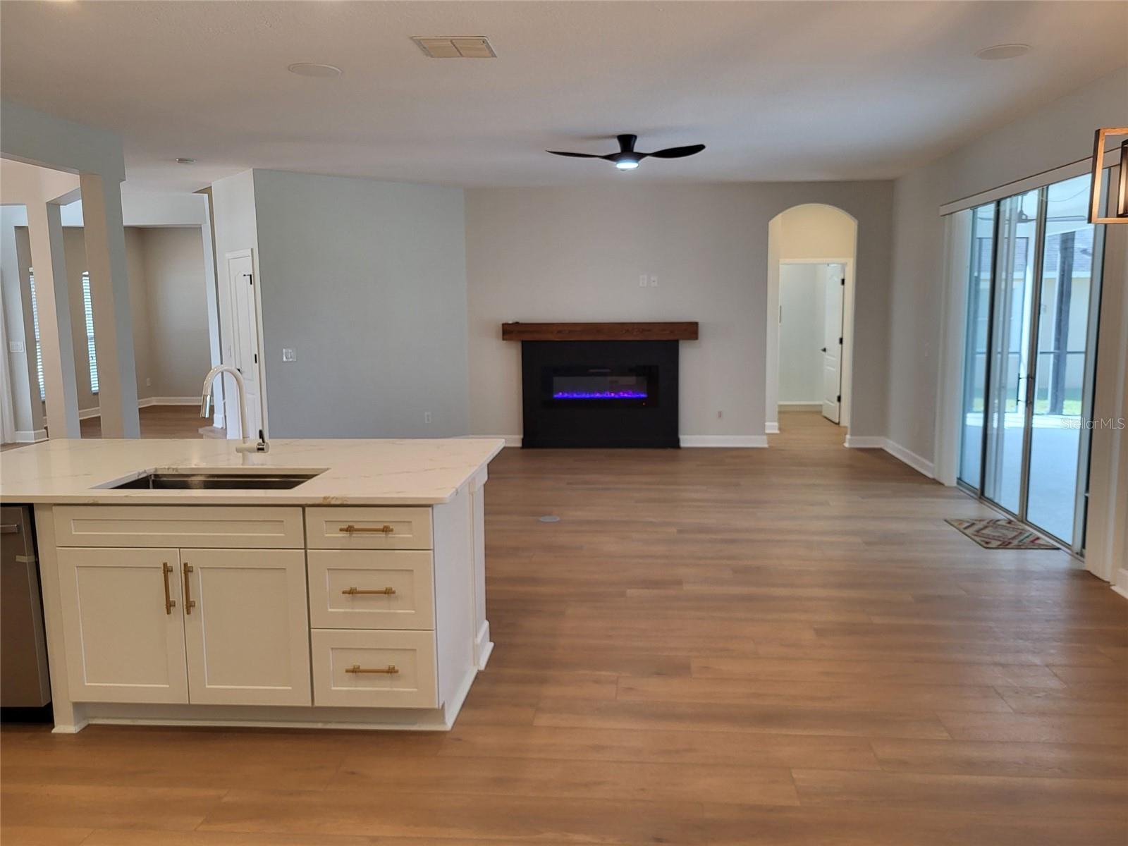 Image 6 of 24 For 889 Rock Creek Street