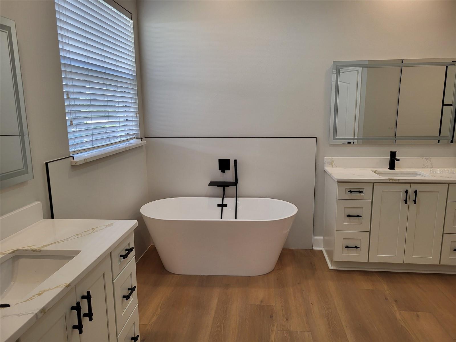 Image 9 of 24 For 889 Rock Creek Street