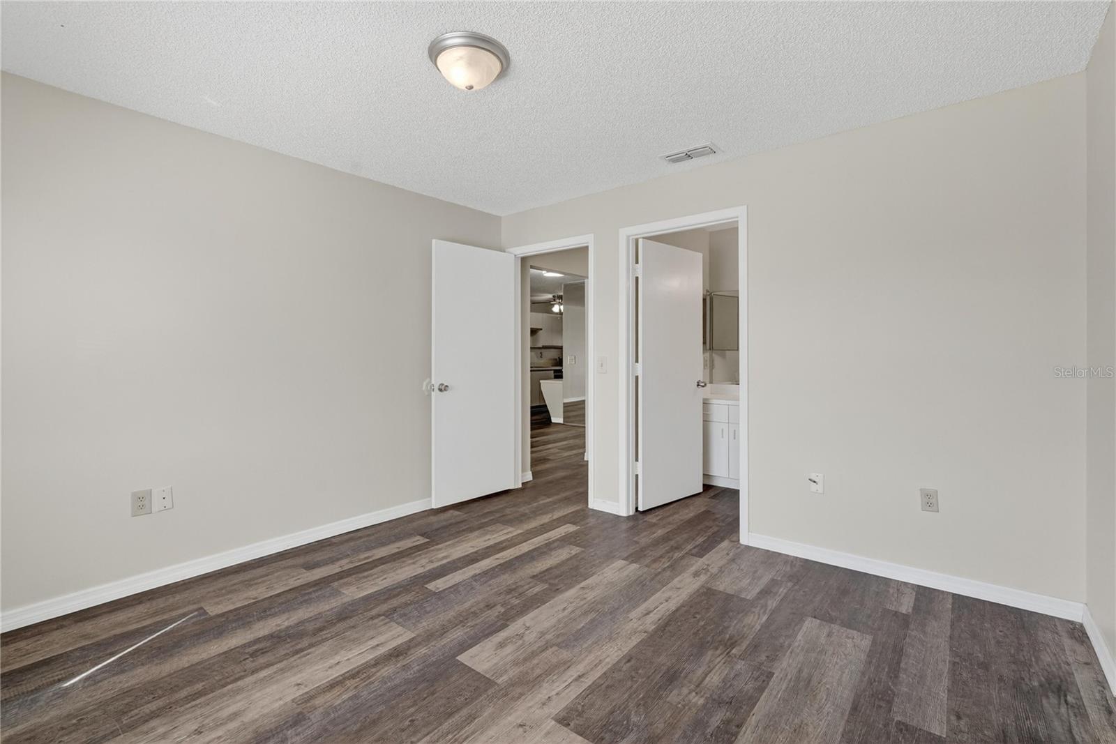 Image 14 of 29 For 112 Winter Ridge Boulevard