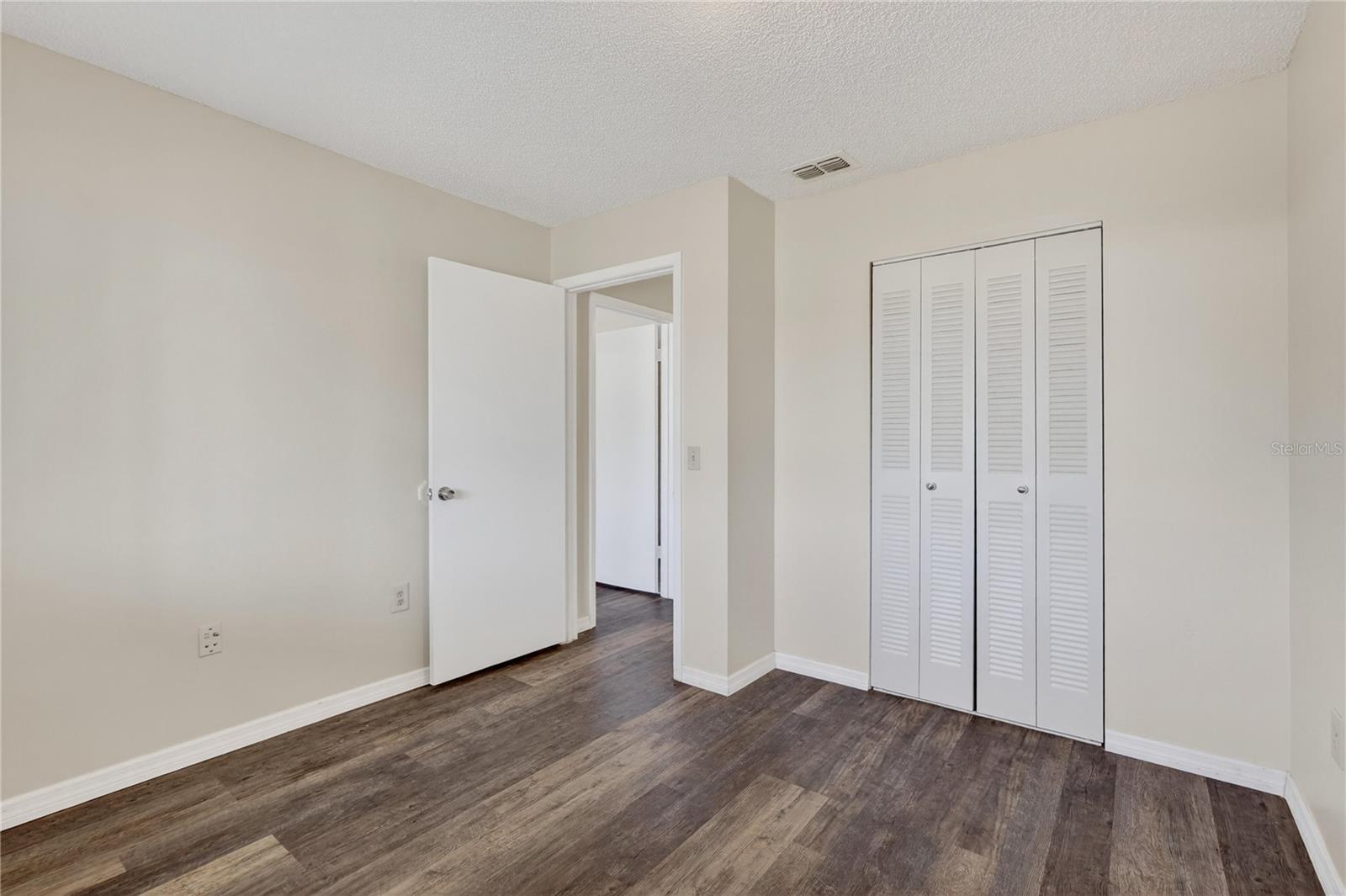 Image 17 of 29 For 112 Winter Ridge Boulevard
