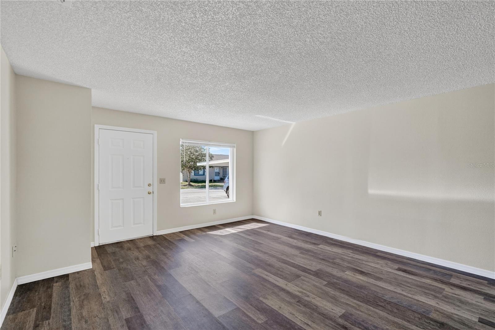 Image 5 of 29 For 112 Winter Ridge Boulevard