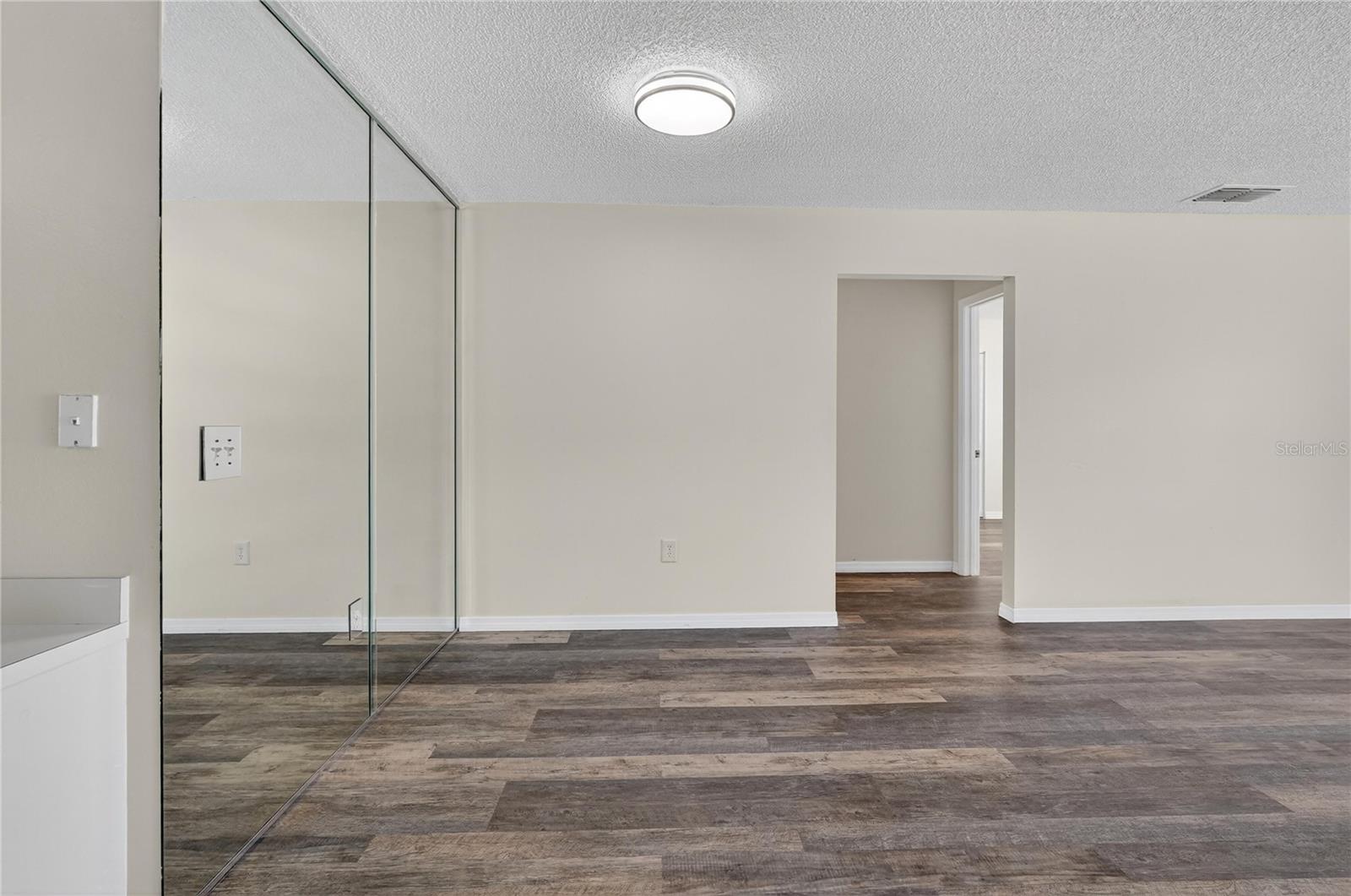 Image 7 of 29 For 112 Winter Ridge Boulevard
