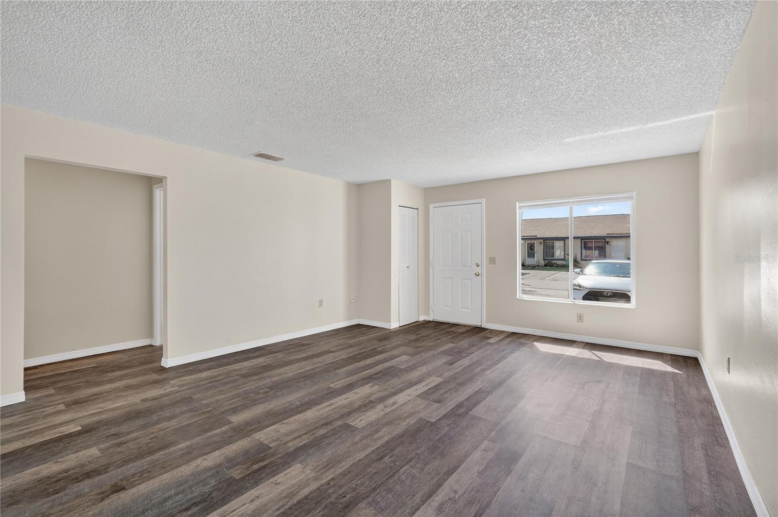 Image 8 of 29 For 112 Winter Ridge Boulevard