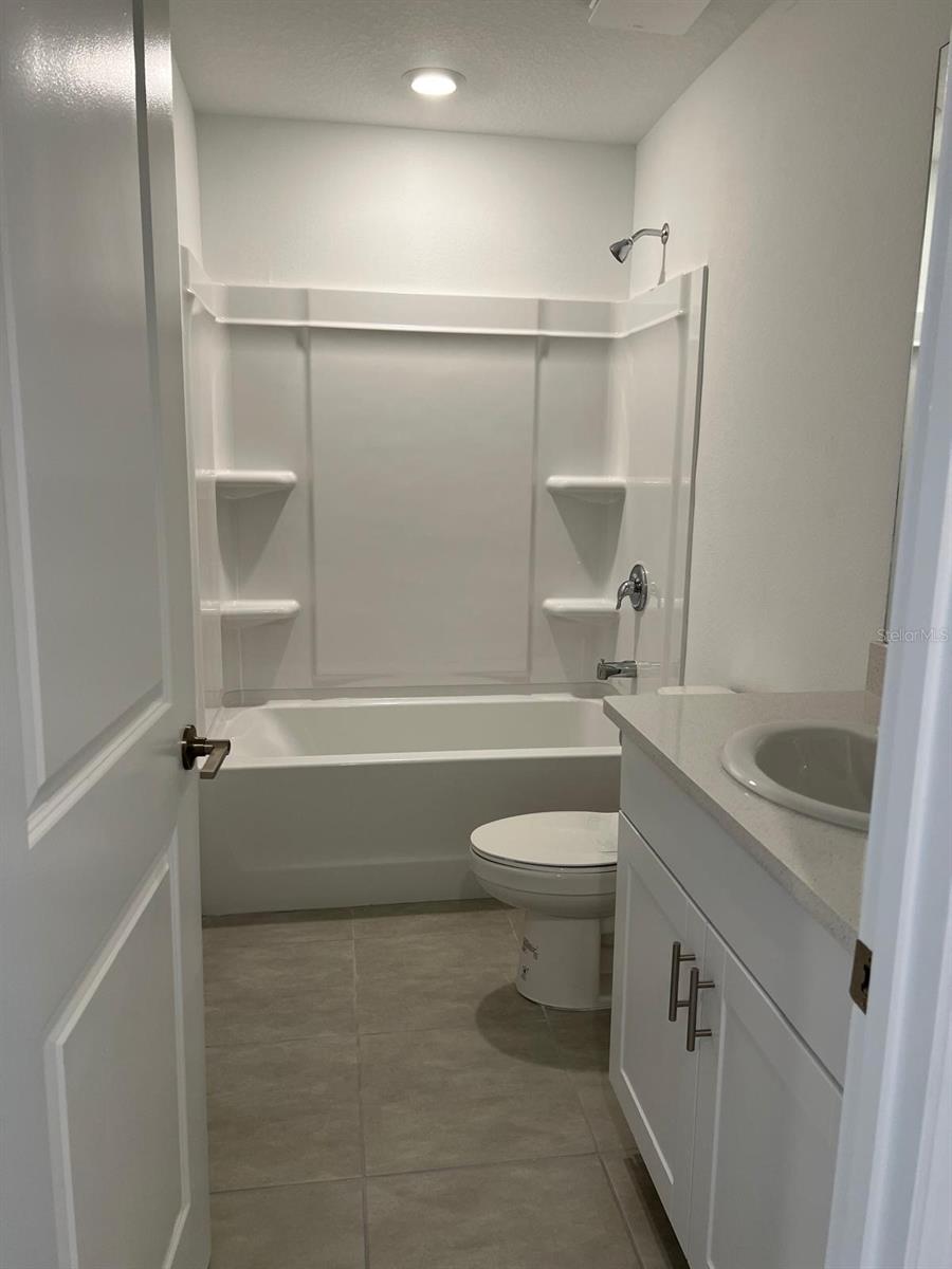 Image 10 of 11 For 2549 Penguin Boulevard