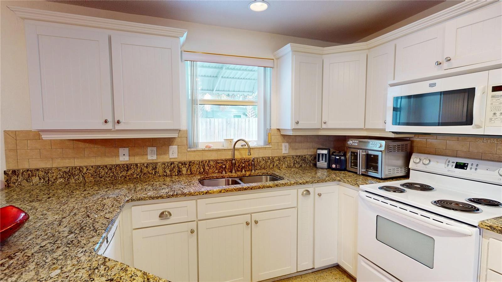 Image 10 of 35 For 3011 Oleander Avenue