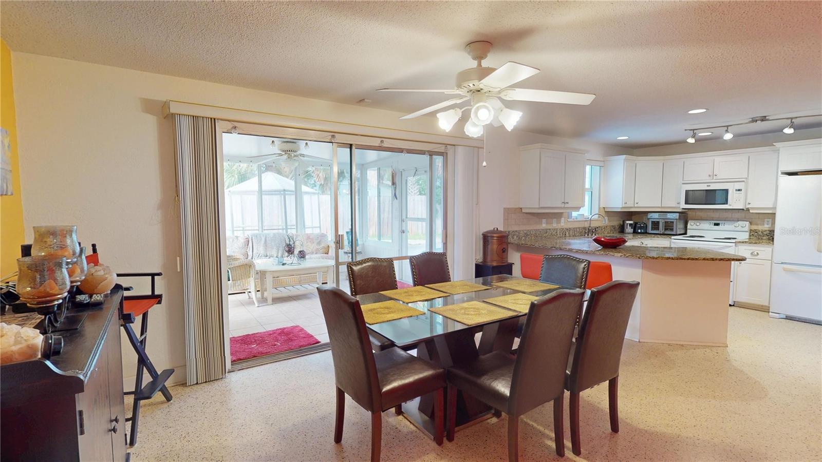 Image 13 of 35 For 3011 Oleander Avenue