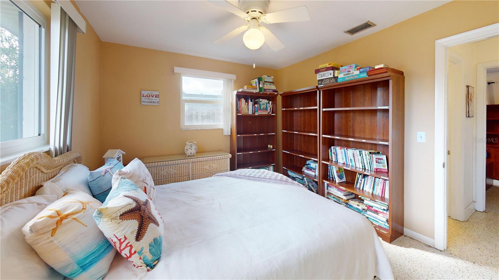 Image 19 of 35 For 3011 Oleander Avenue