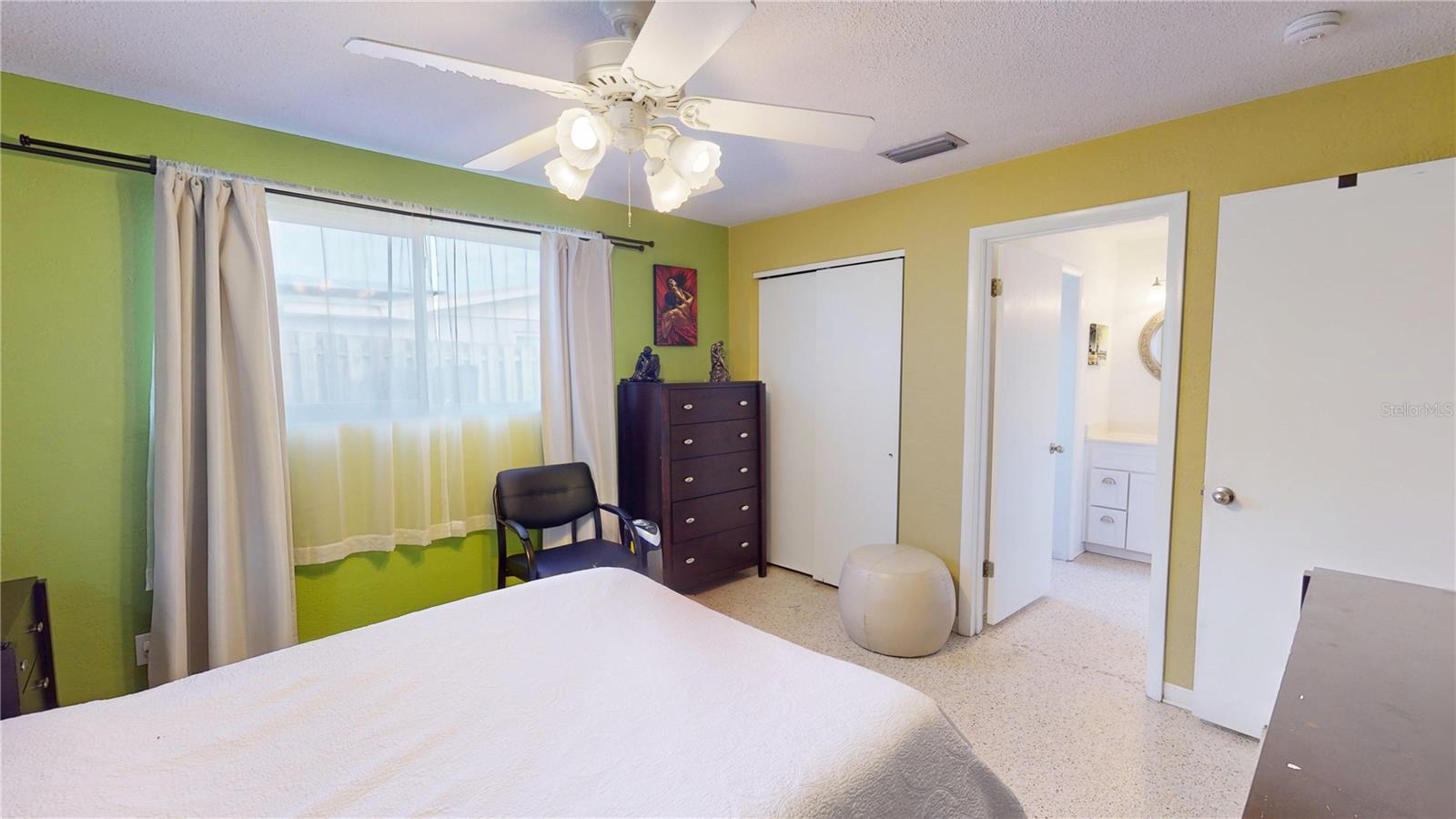 Image 25 of 35 For 3011 Oleander Avenue