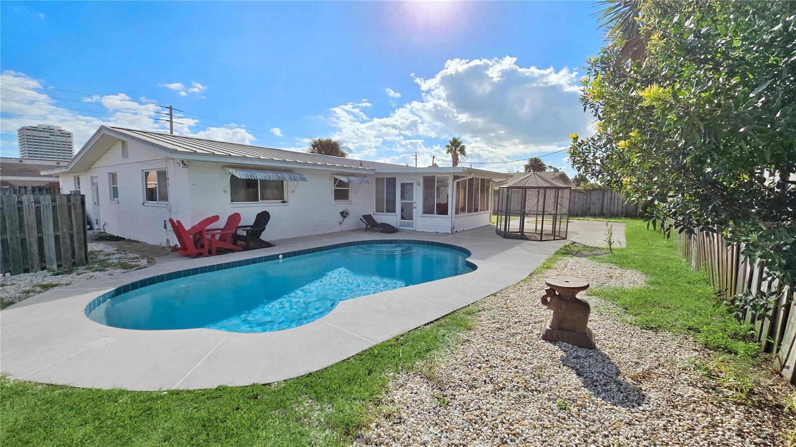 Image 28 of 35 For 3011 Oleander Avenue