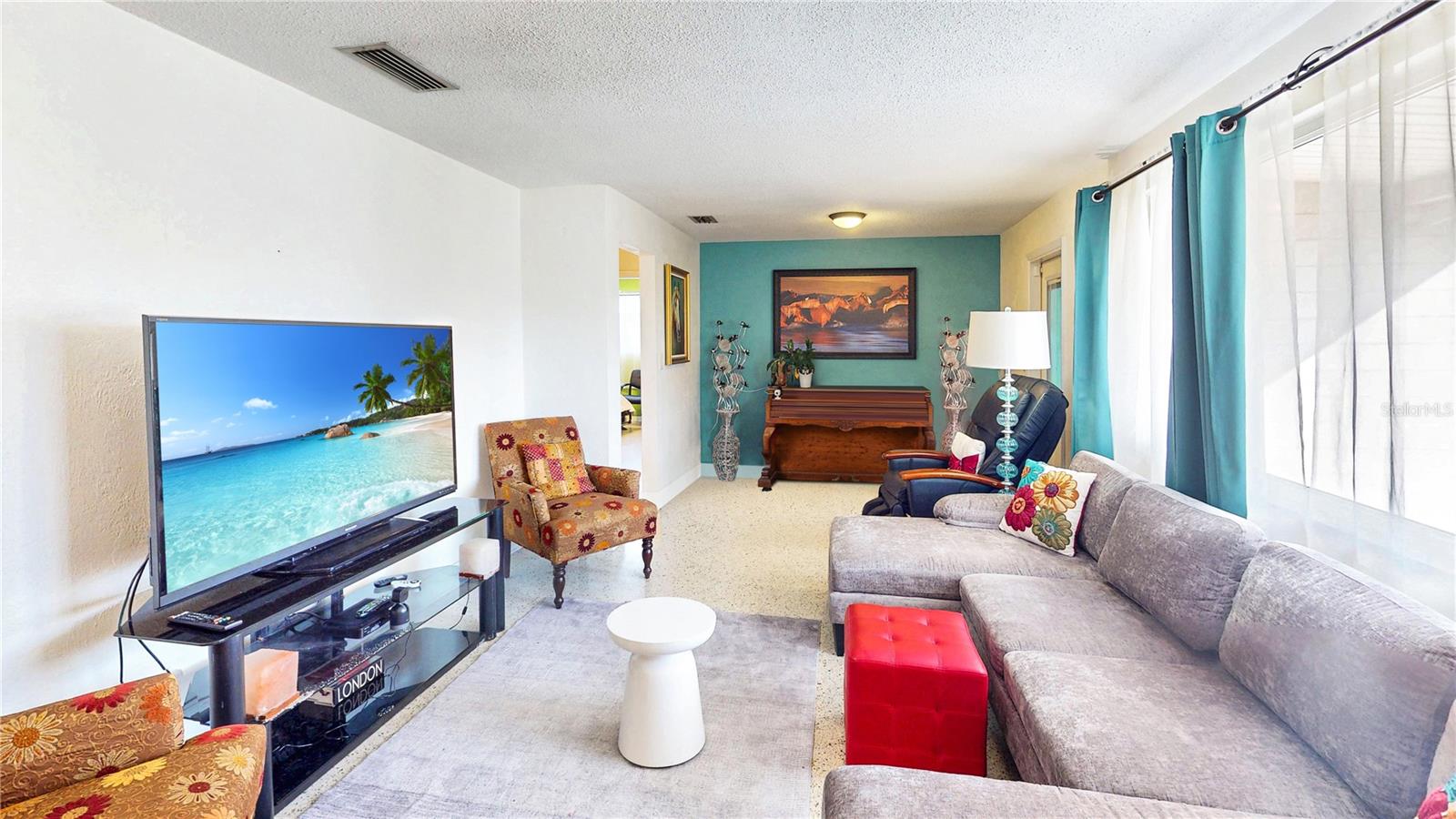 Image 5 of 35 For 3011 Oleander Avenue