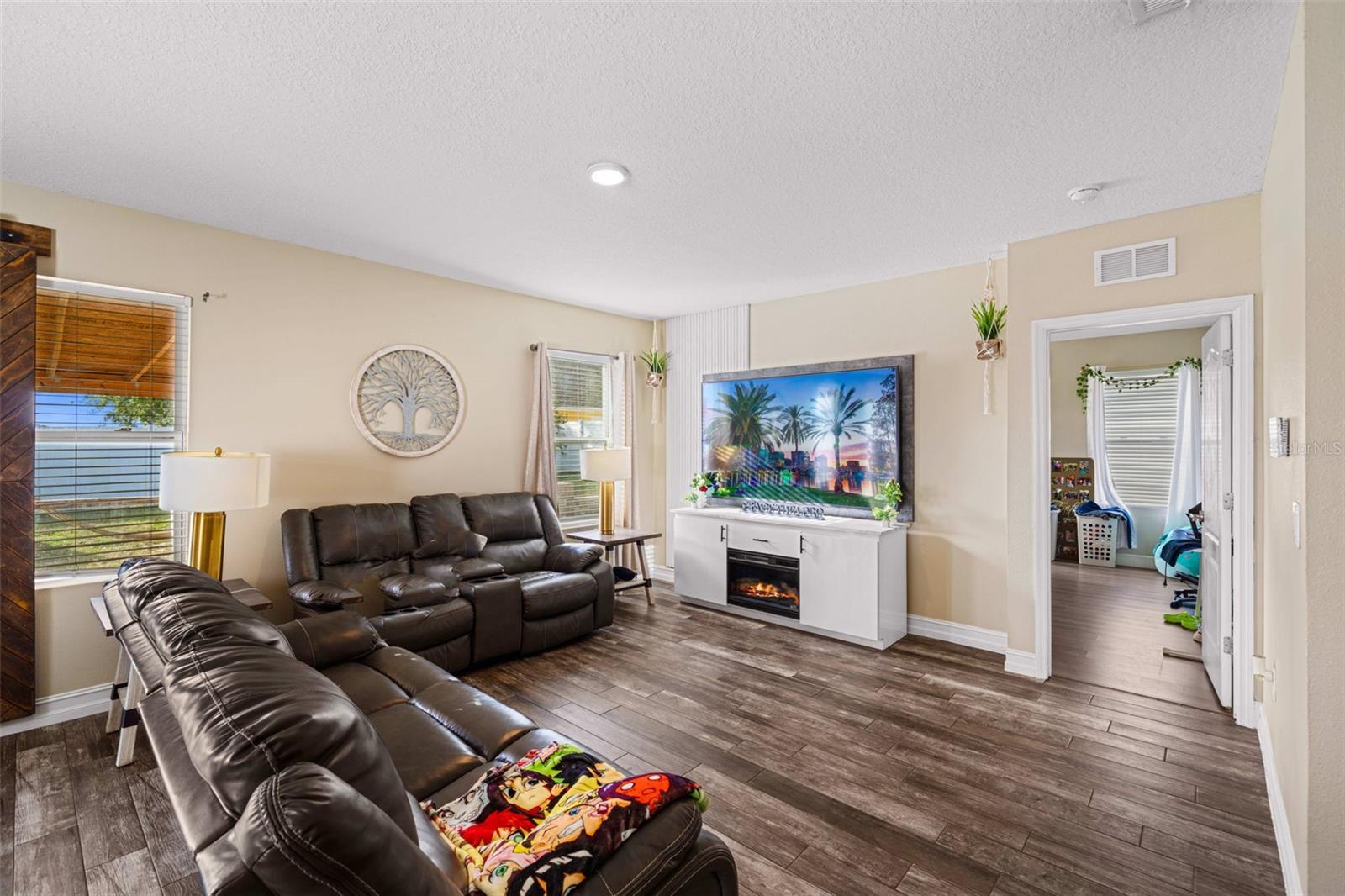 Image 16 of 31 For 619 Astor Drive