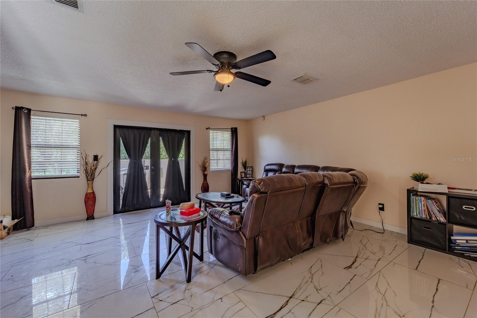 Image 35 of 51 For 5044 College Drive