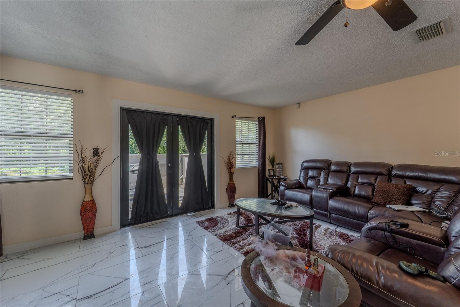 Image 36 of 51 For 5044 College Drive