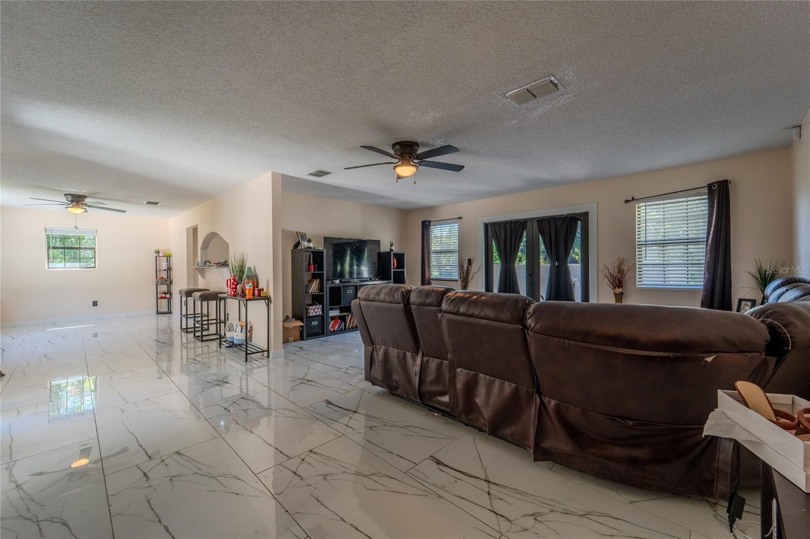 Image 38 of 51 For 5044 College Drive