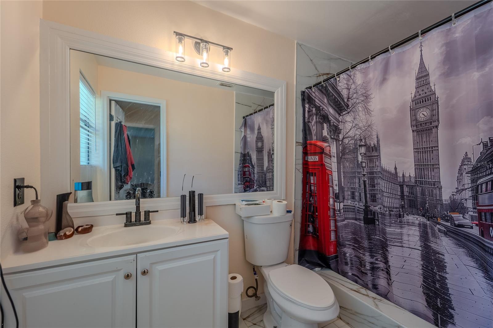 Image 43 of 51 For 5044 College Drive