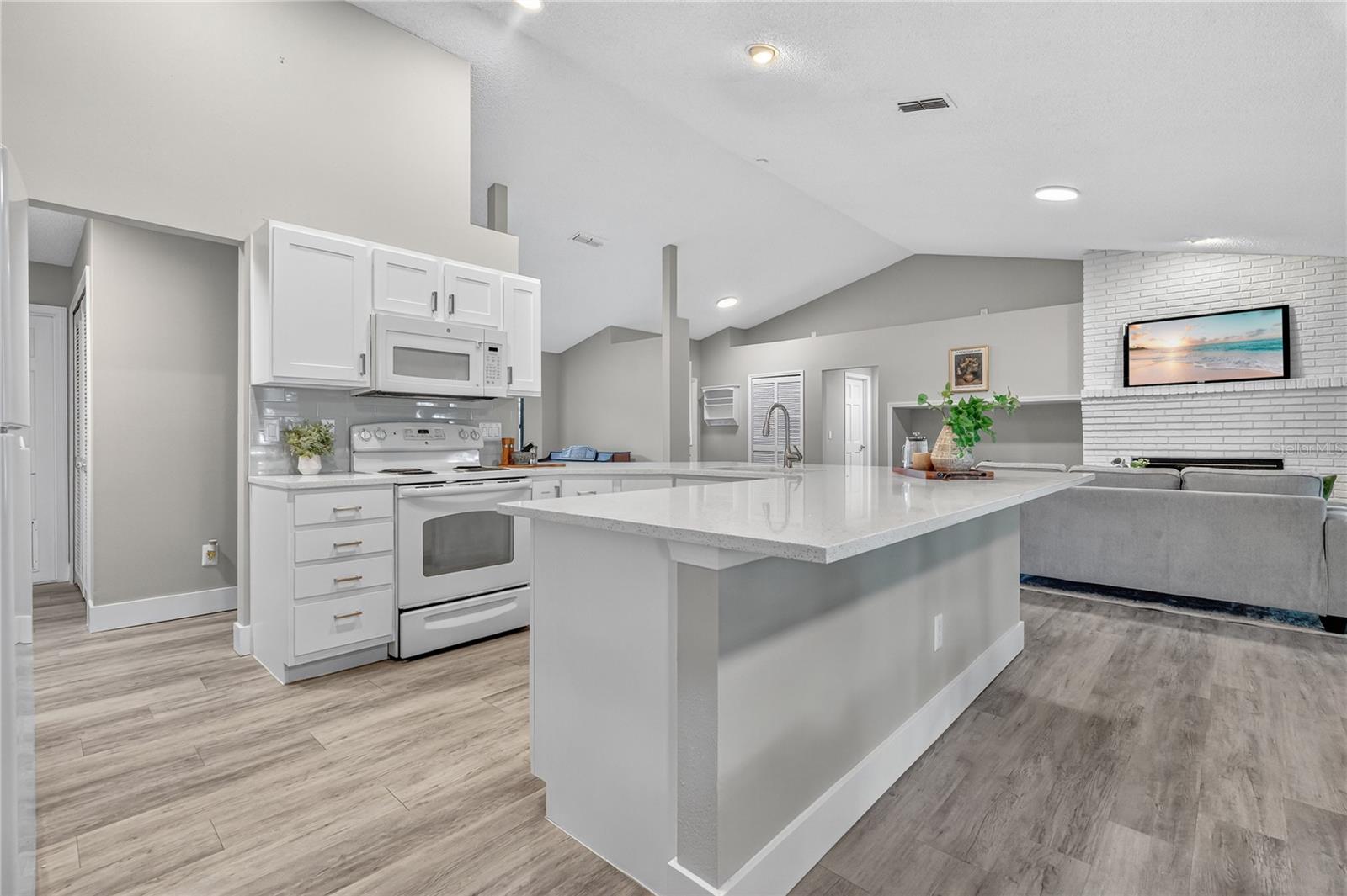 Image 21 of 72 For 513 Tradewinds Drive