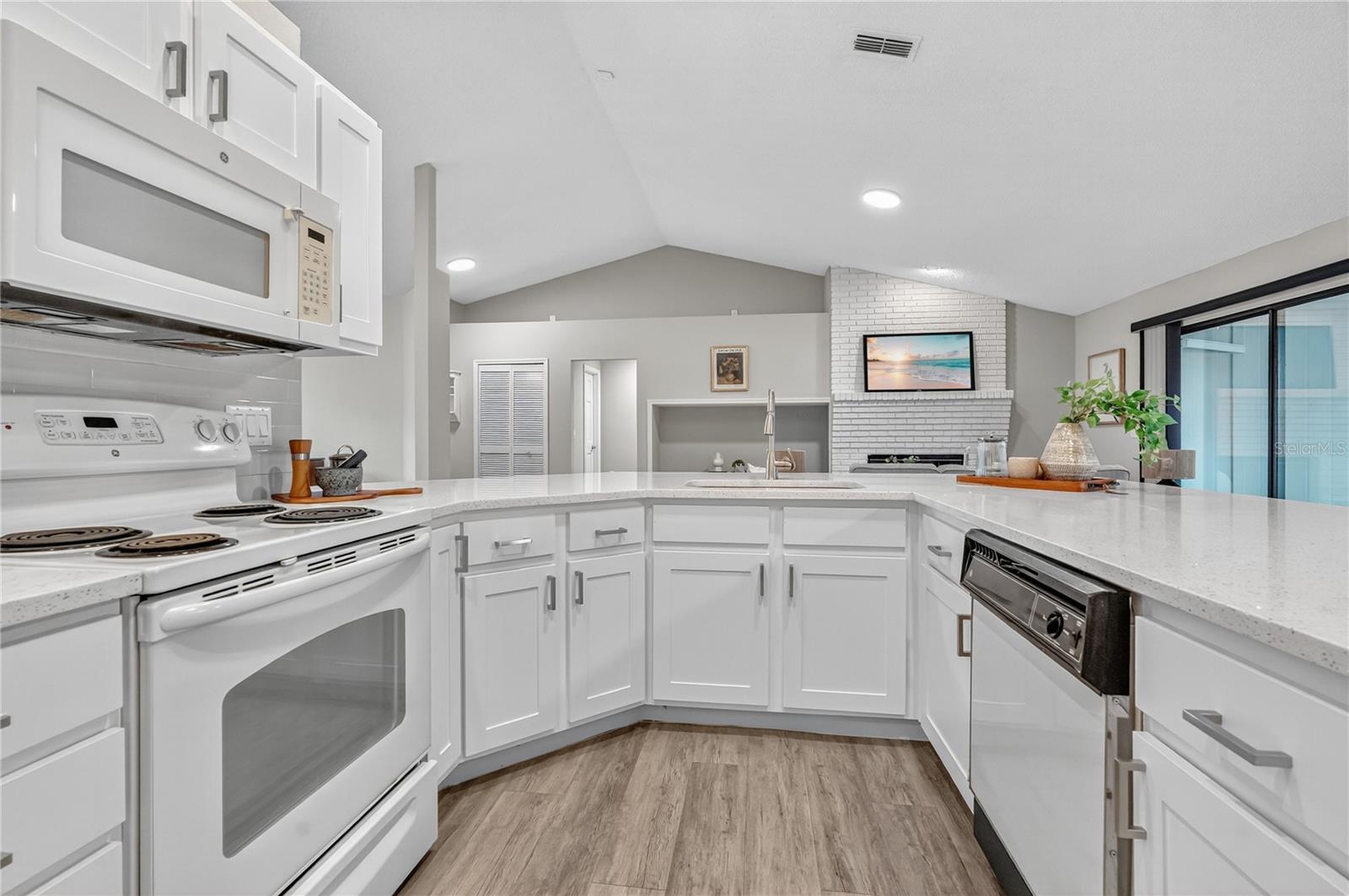 Image 24 of 72 For 513 Tradewinds Drive