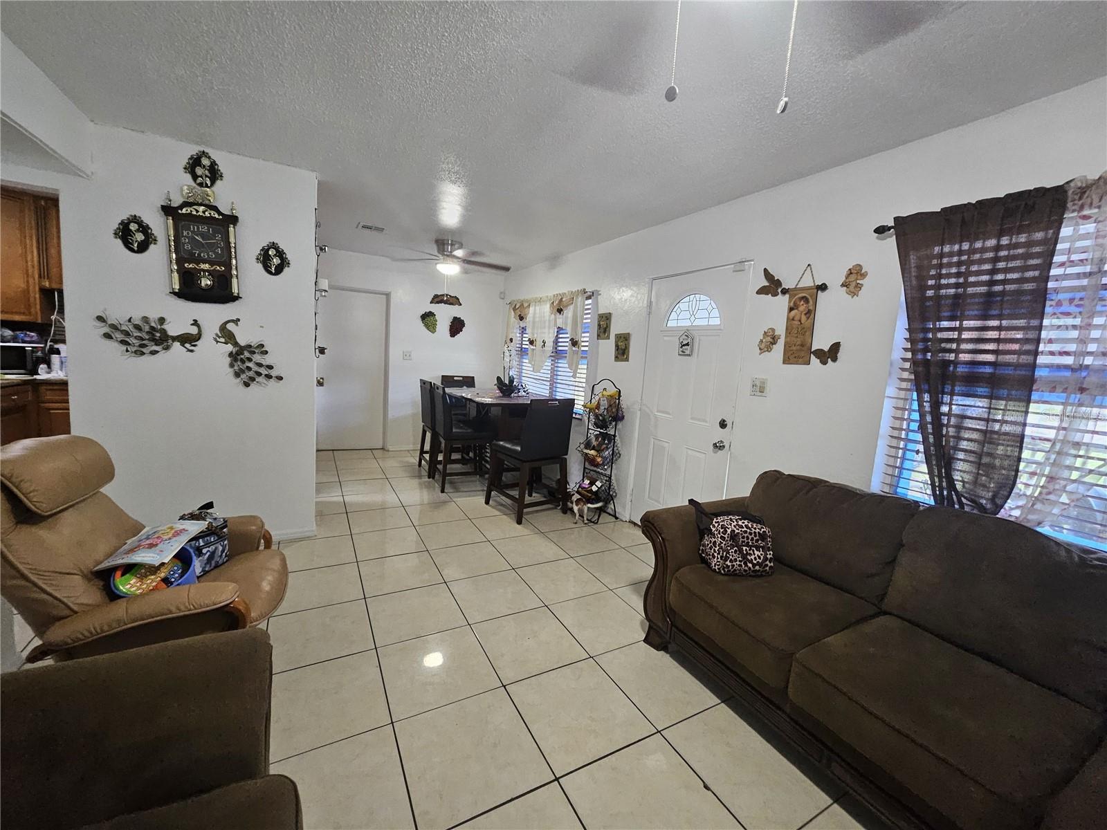 Image 5 of 11 For 3902 Castell Drive