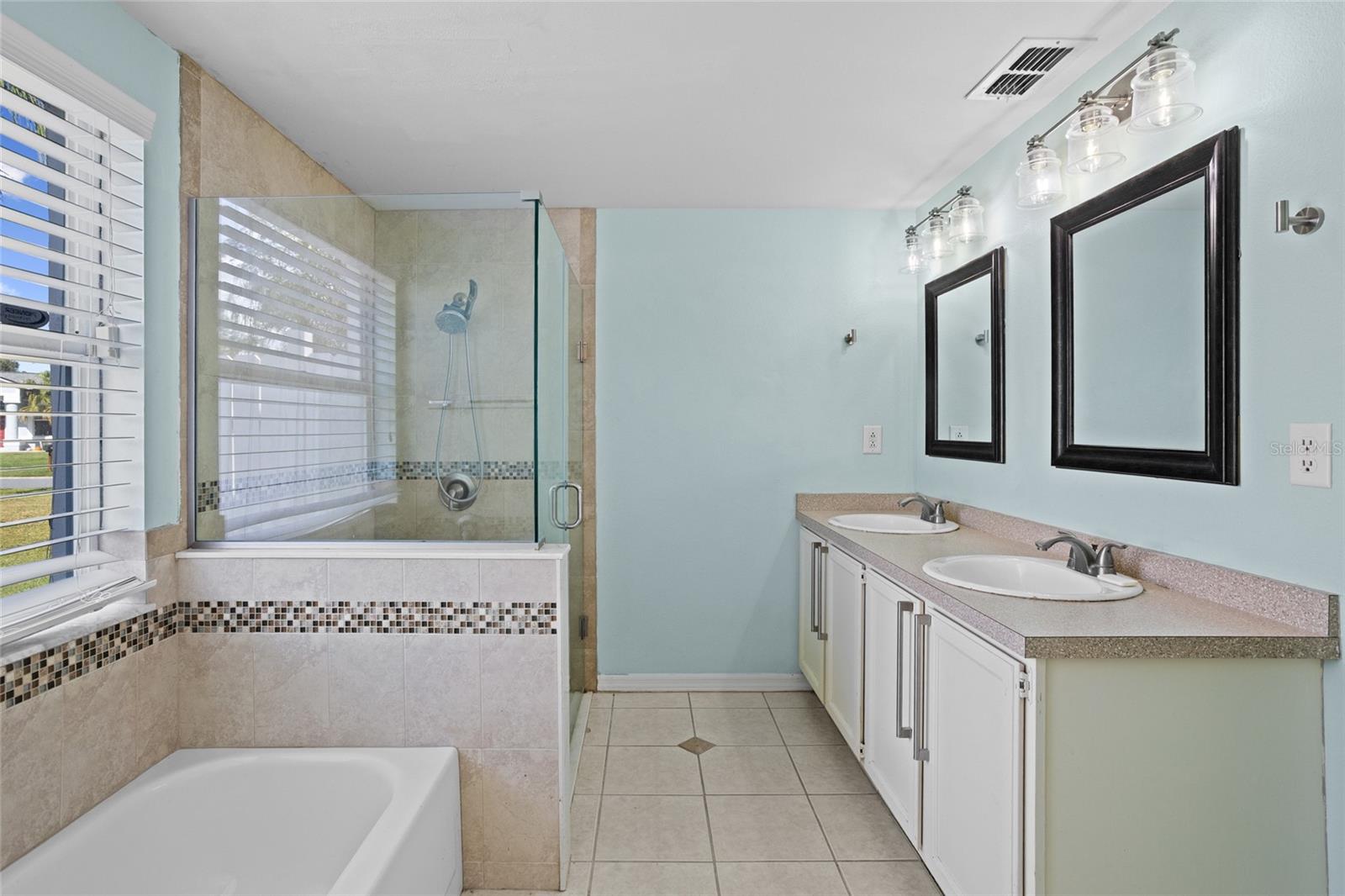 Image 11 of 26 For 2932 Paddington Way