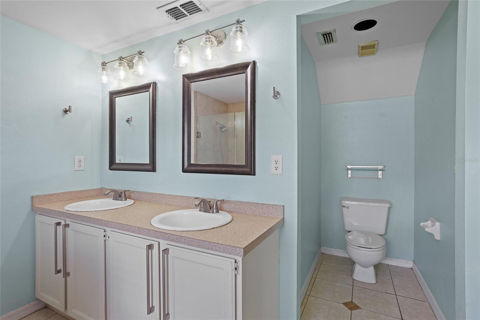 Image 13 of 26 For 2932 Paddington Way