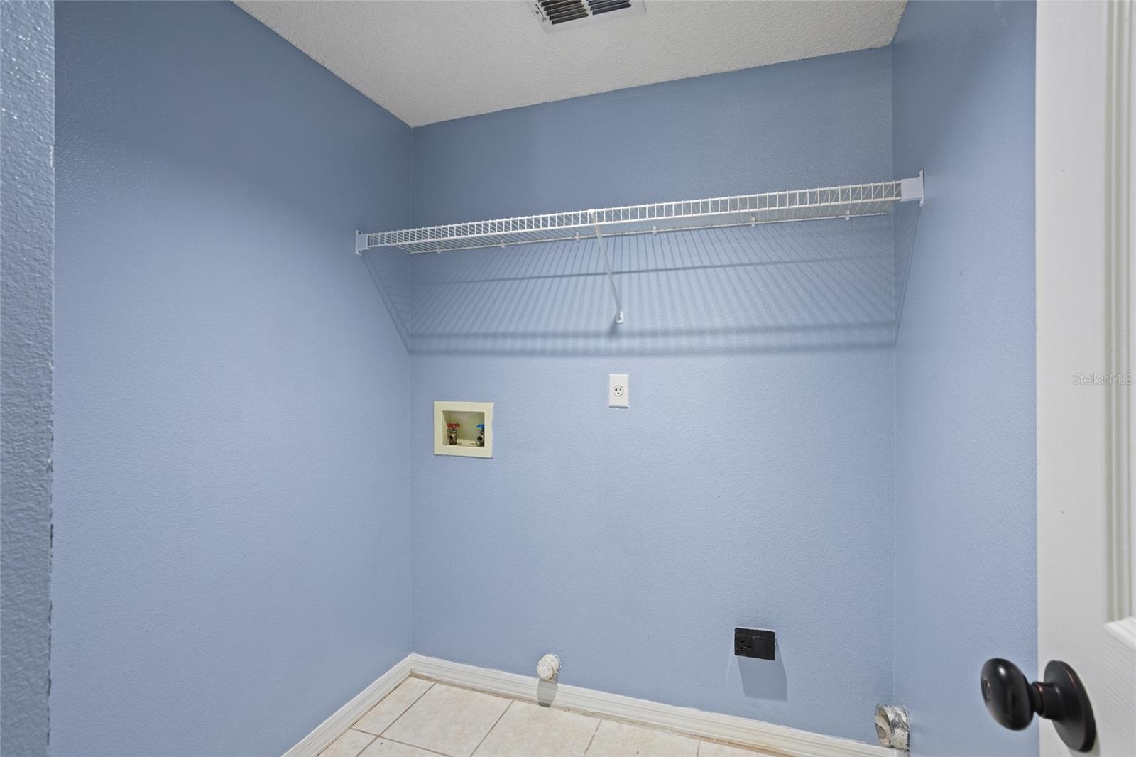 Image 15 of 26 For 2932 Paddington Way