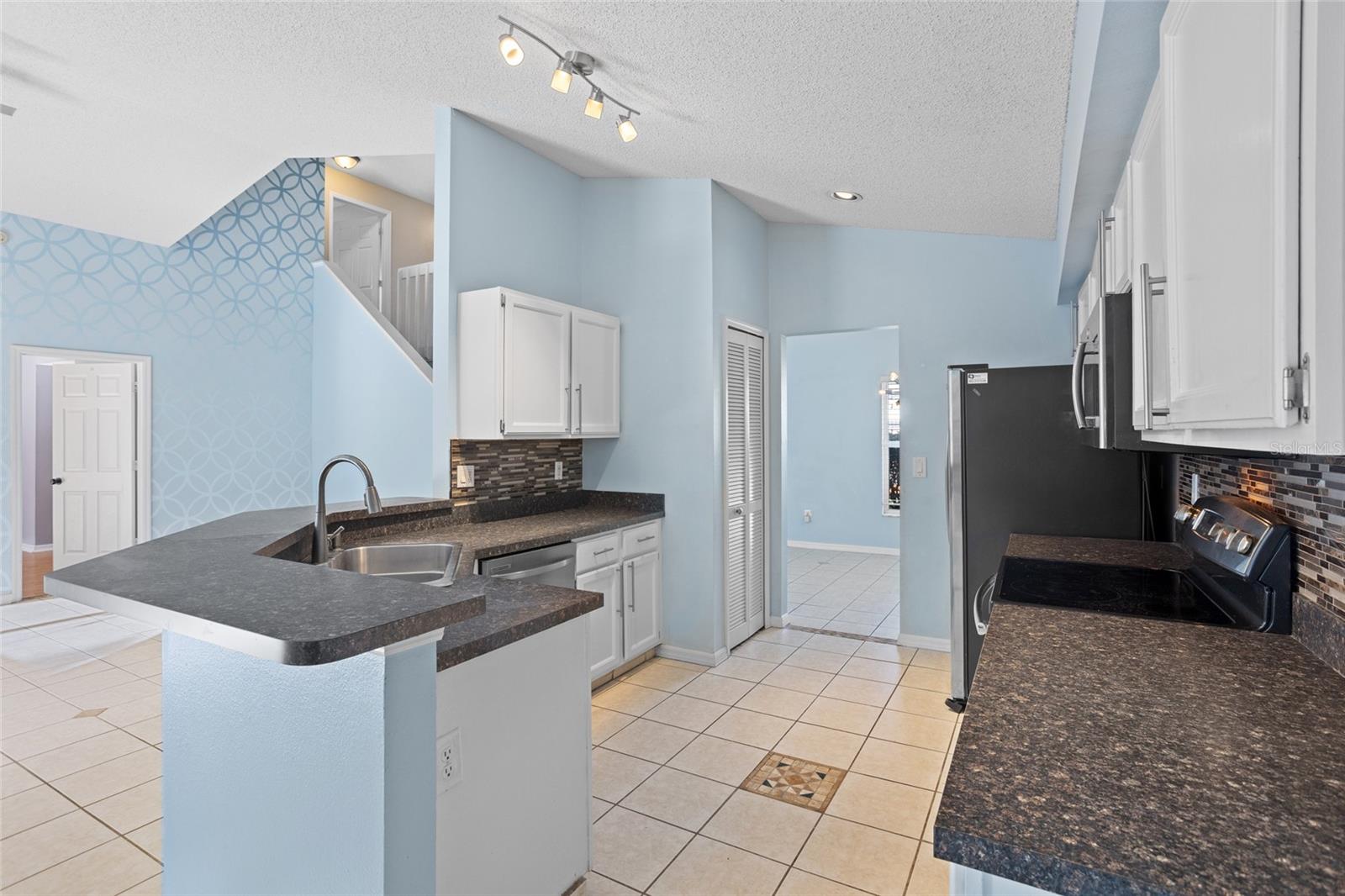 Image 4 of 26 For 2932 Paddington Way