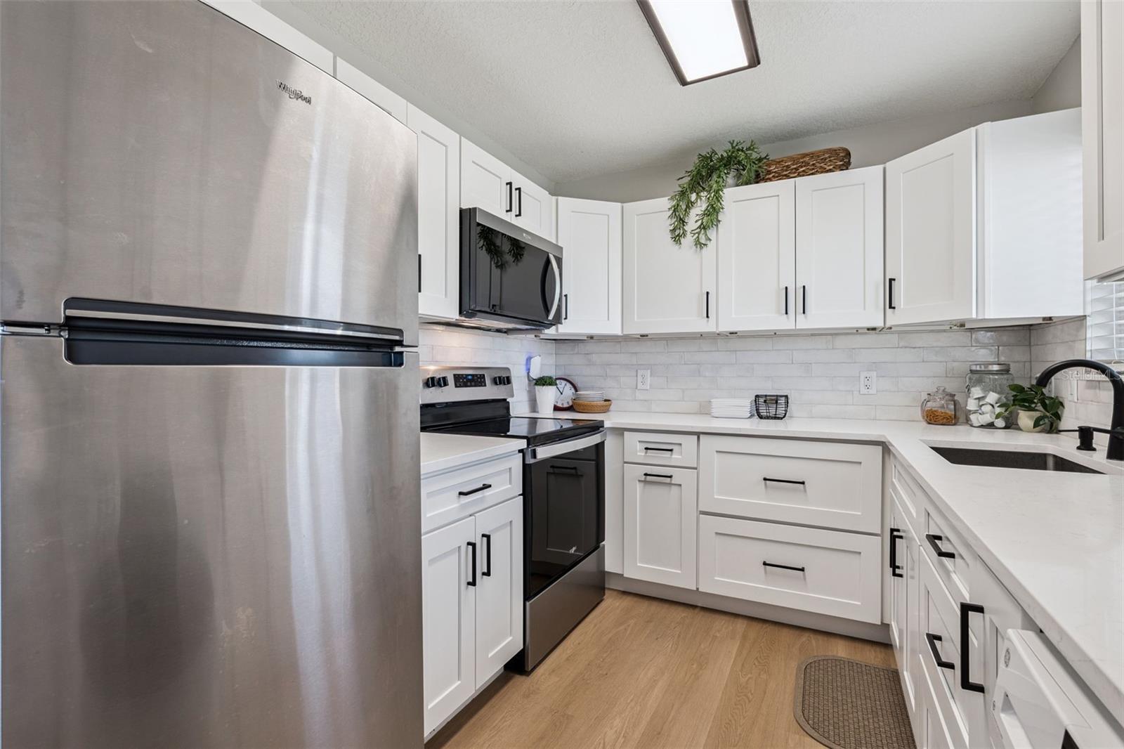 Image 12 of 30 For 418 San Gabriel Street 418