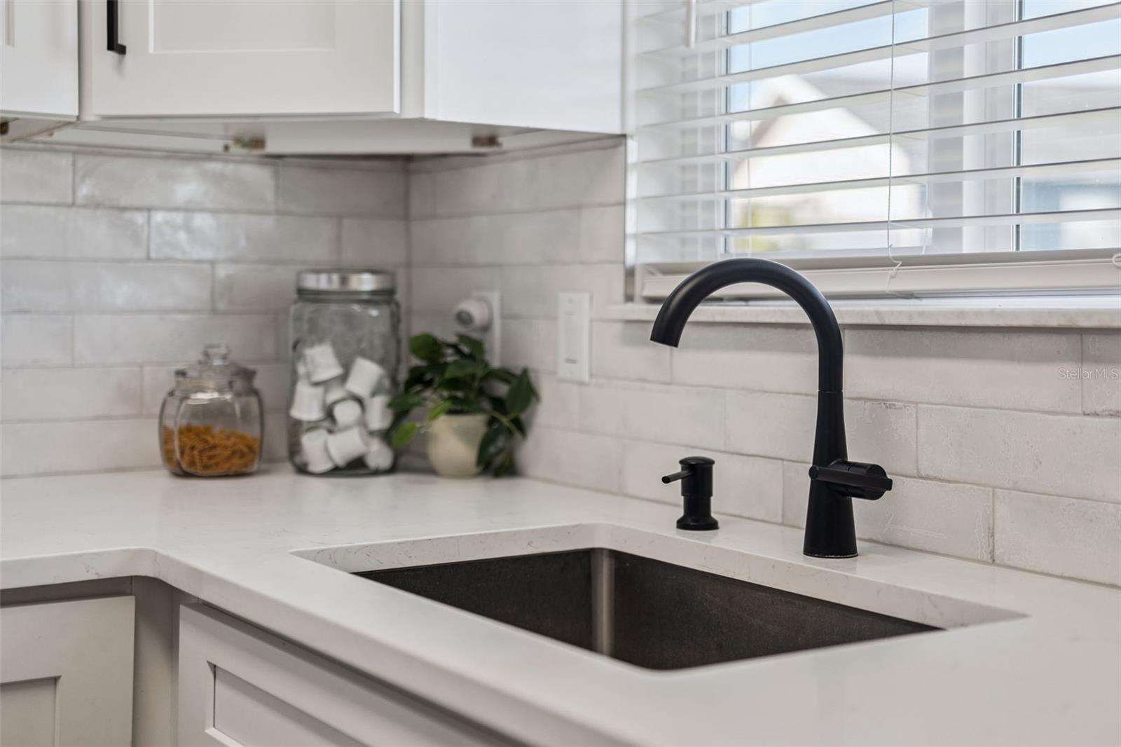 Image 13 of 30 For 418 San Gabriel Street 418