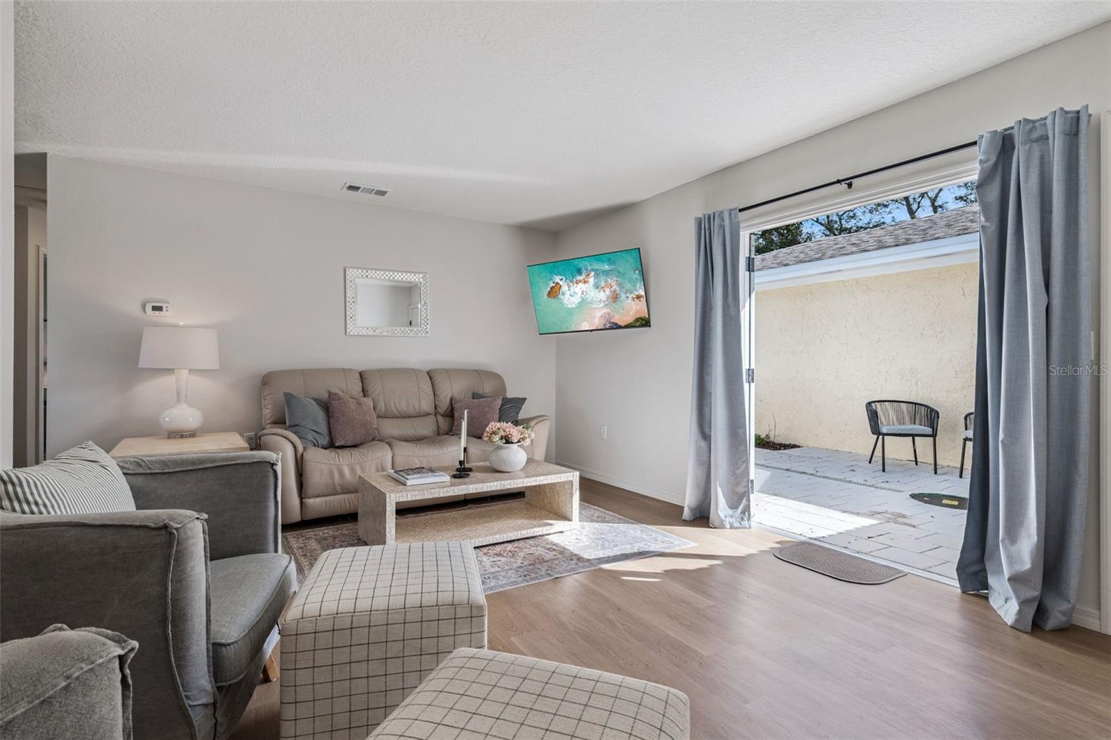 Image 18 of 30 For 418 San Gabriel Street 418