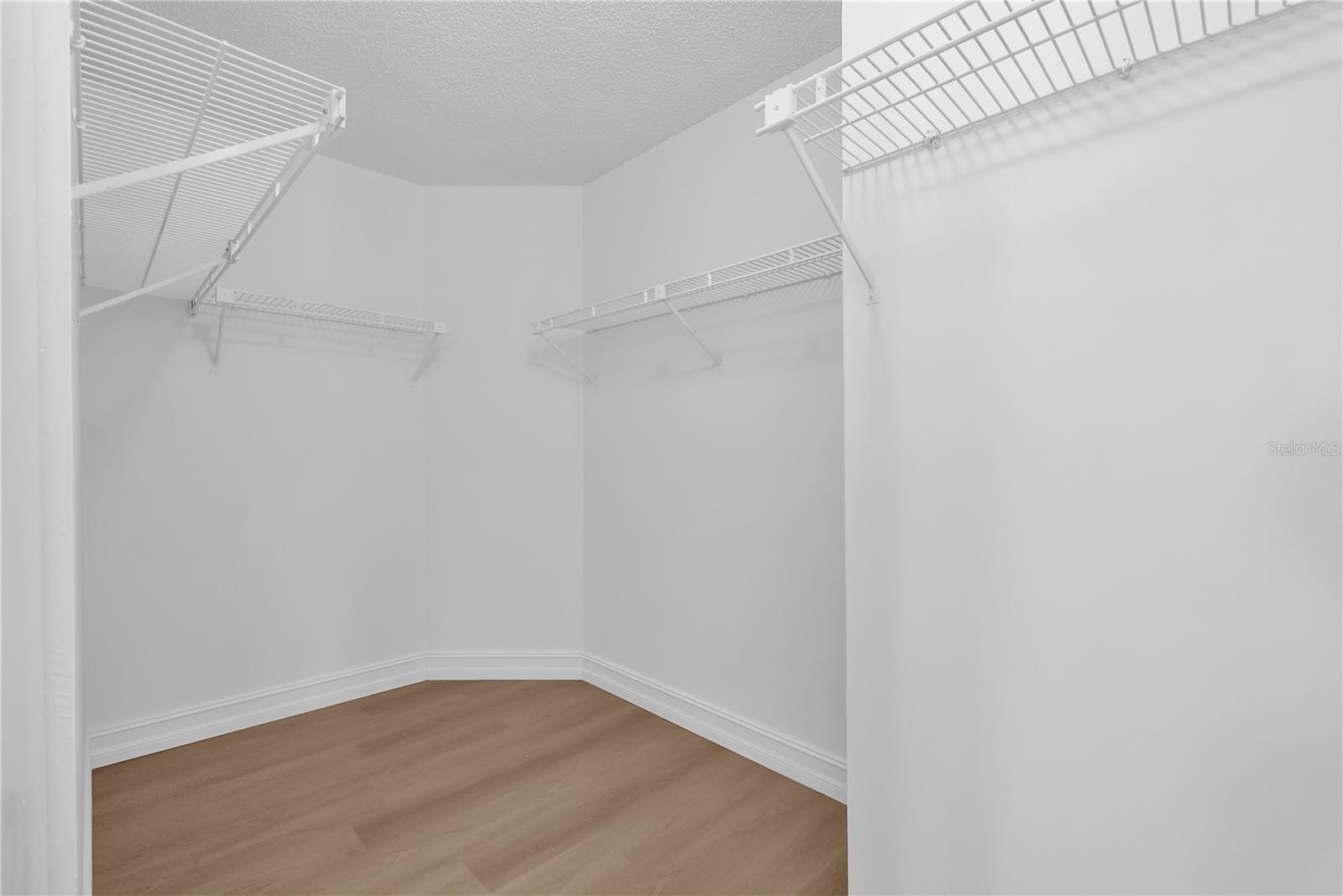 Image 10 of 27 For 5237 Macadamia Court