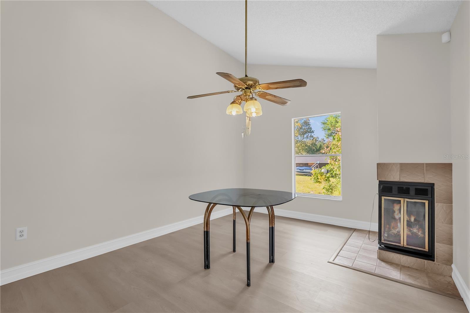 Image 11 of 27 For 5237 Macadamia Court