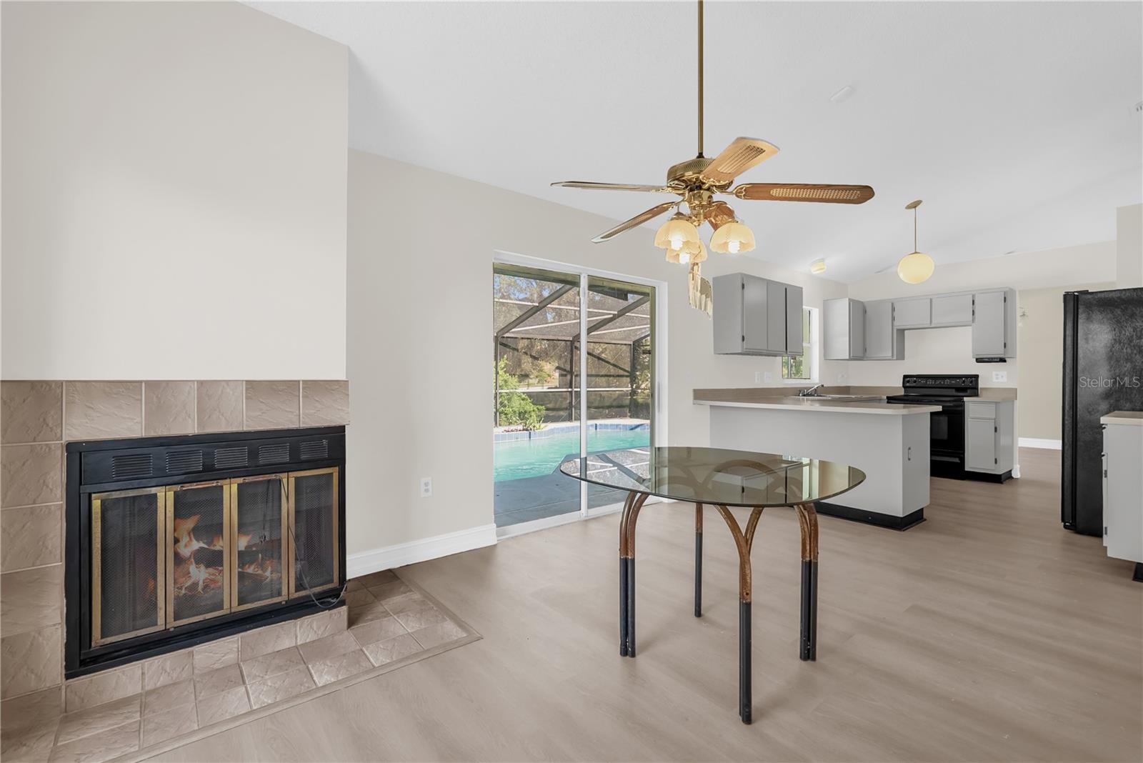 Image 12 of 27 For 5237 Macadamia Court