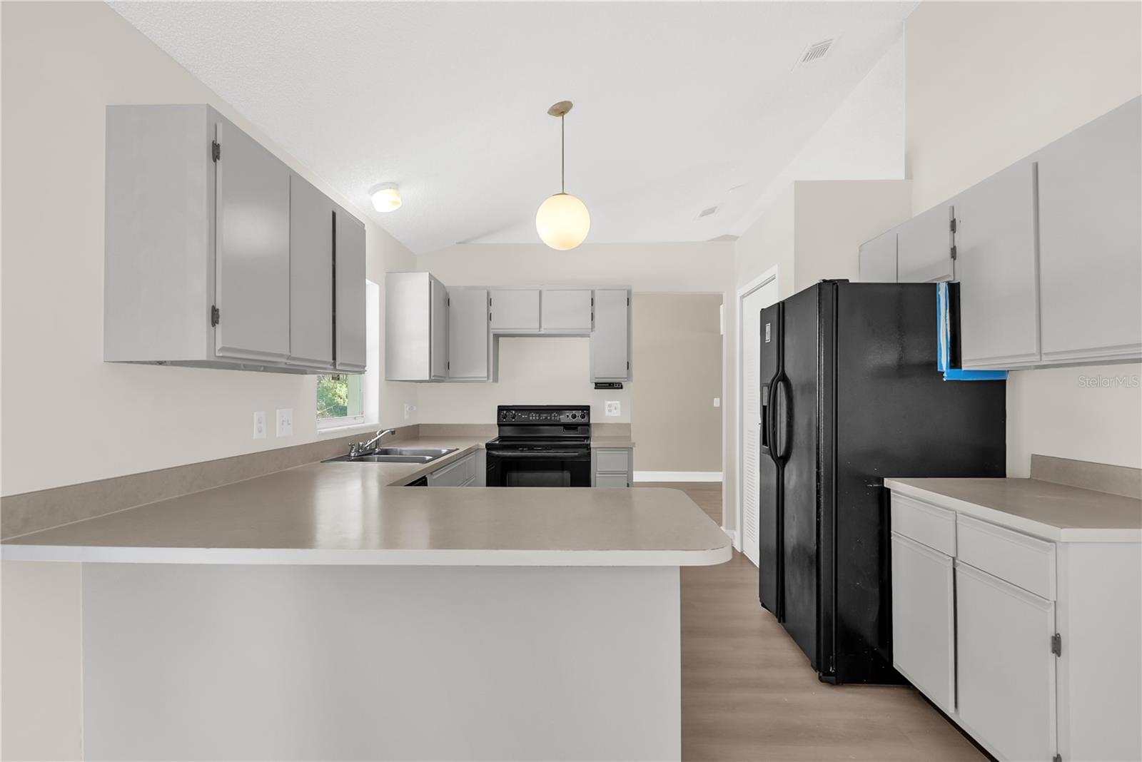 Image 13 of 27 For 5237 Macadamia Court