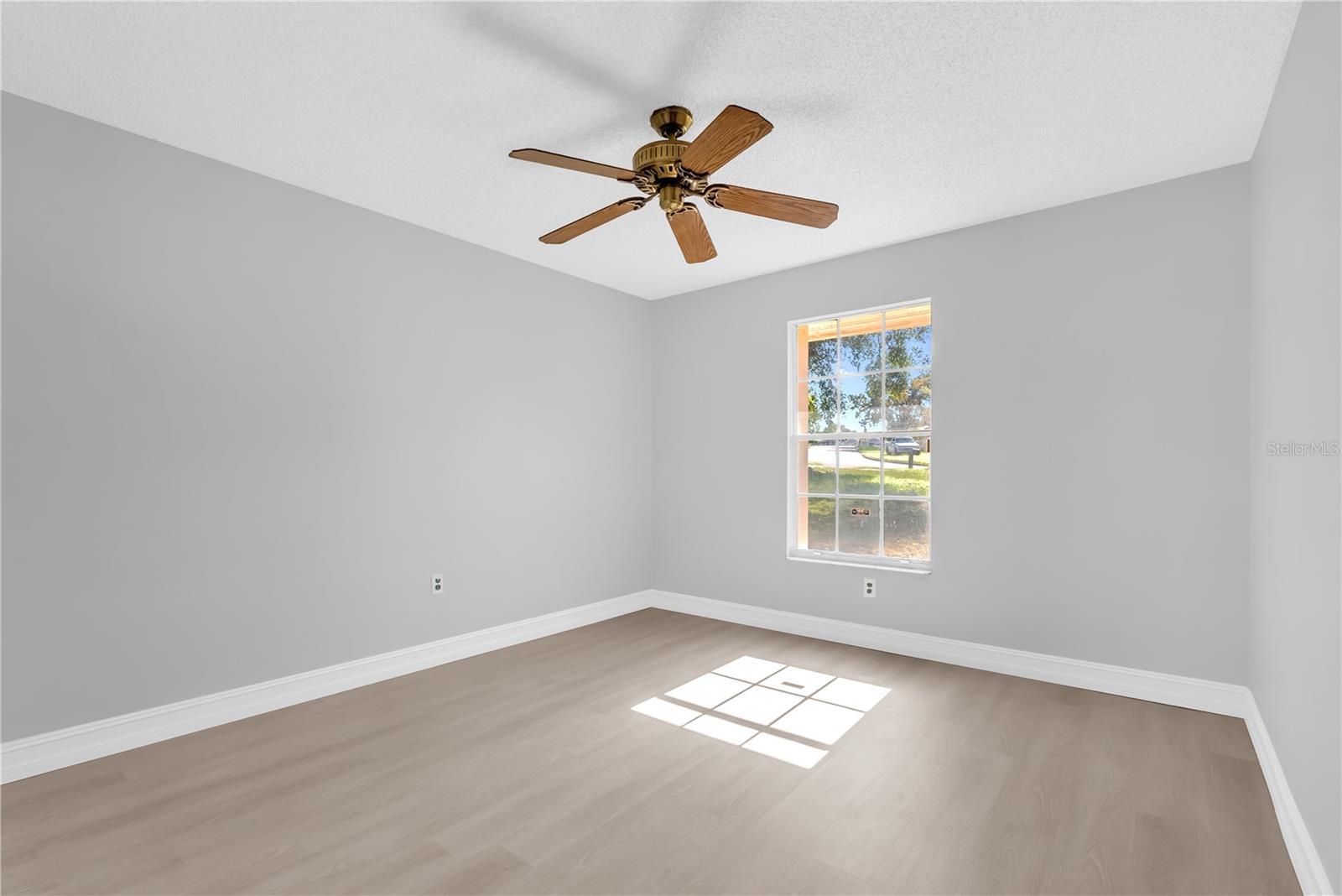 Image 18 of 27 For 5237 Macadamia Court