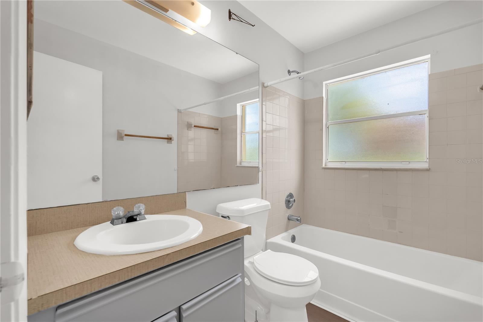 Image 20 of 27 For 5237 Macadamia Court