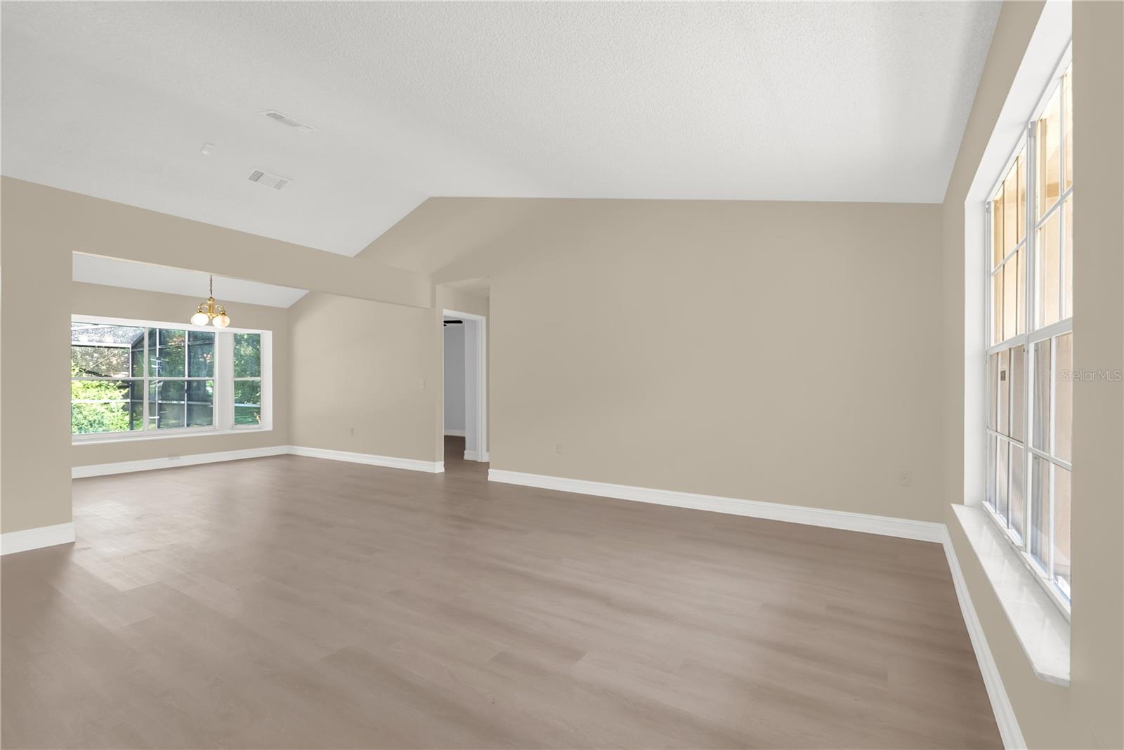 Image 5 of 27 For 5237 Macadamia Court