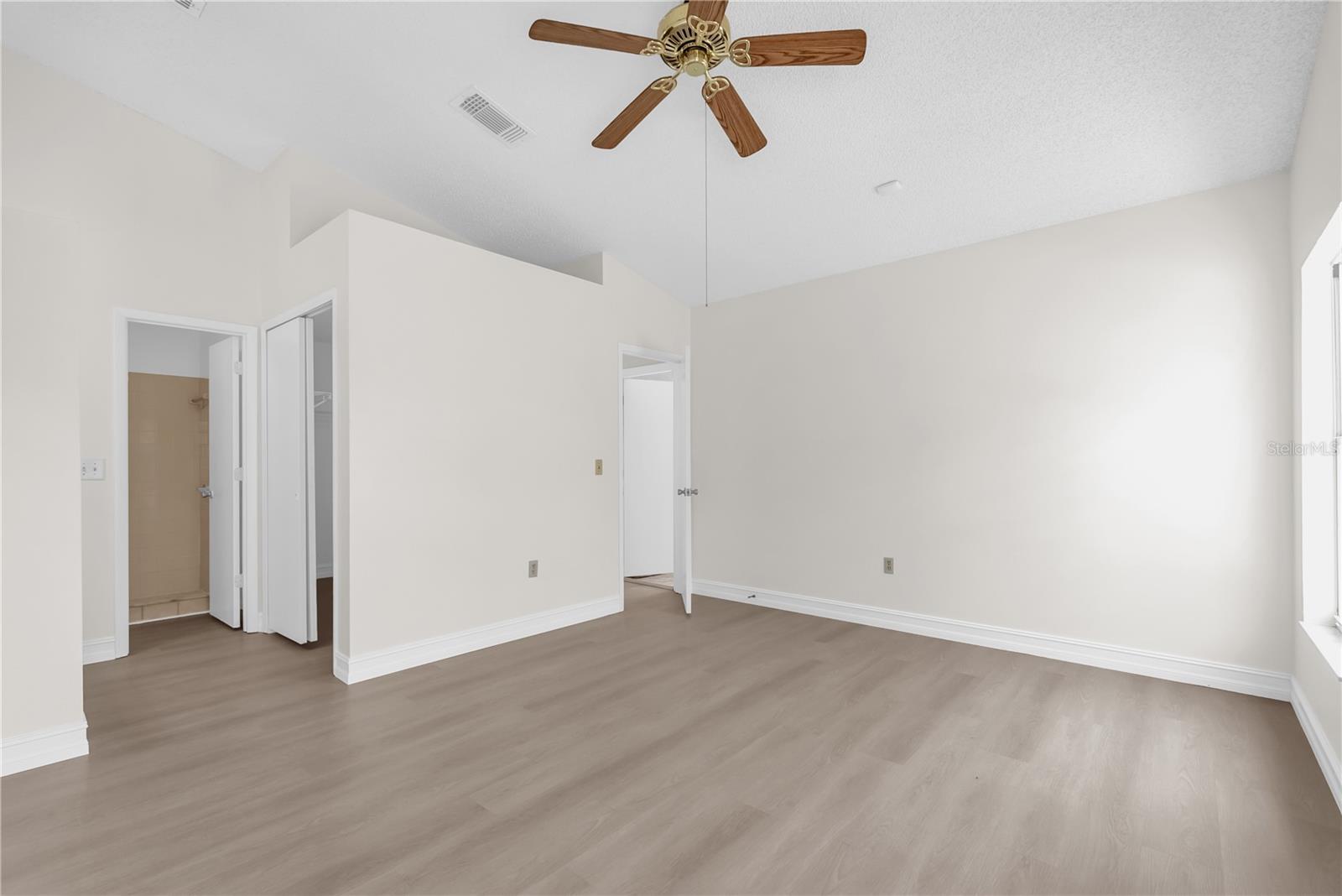 Image 7 of 27 For 5237 Macadamia Court