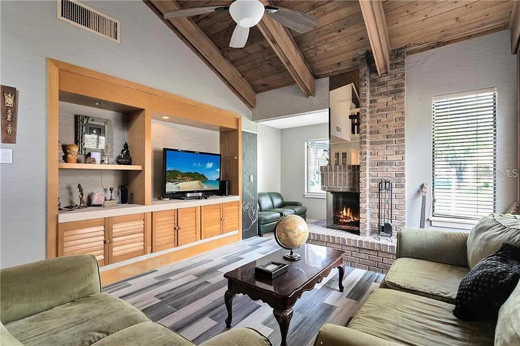 Image 3 of 20 For 4046 Golfside Drive S